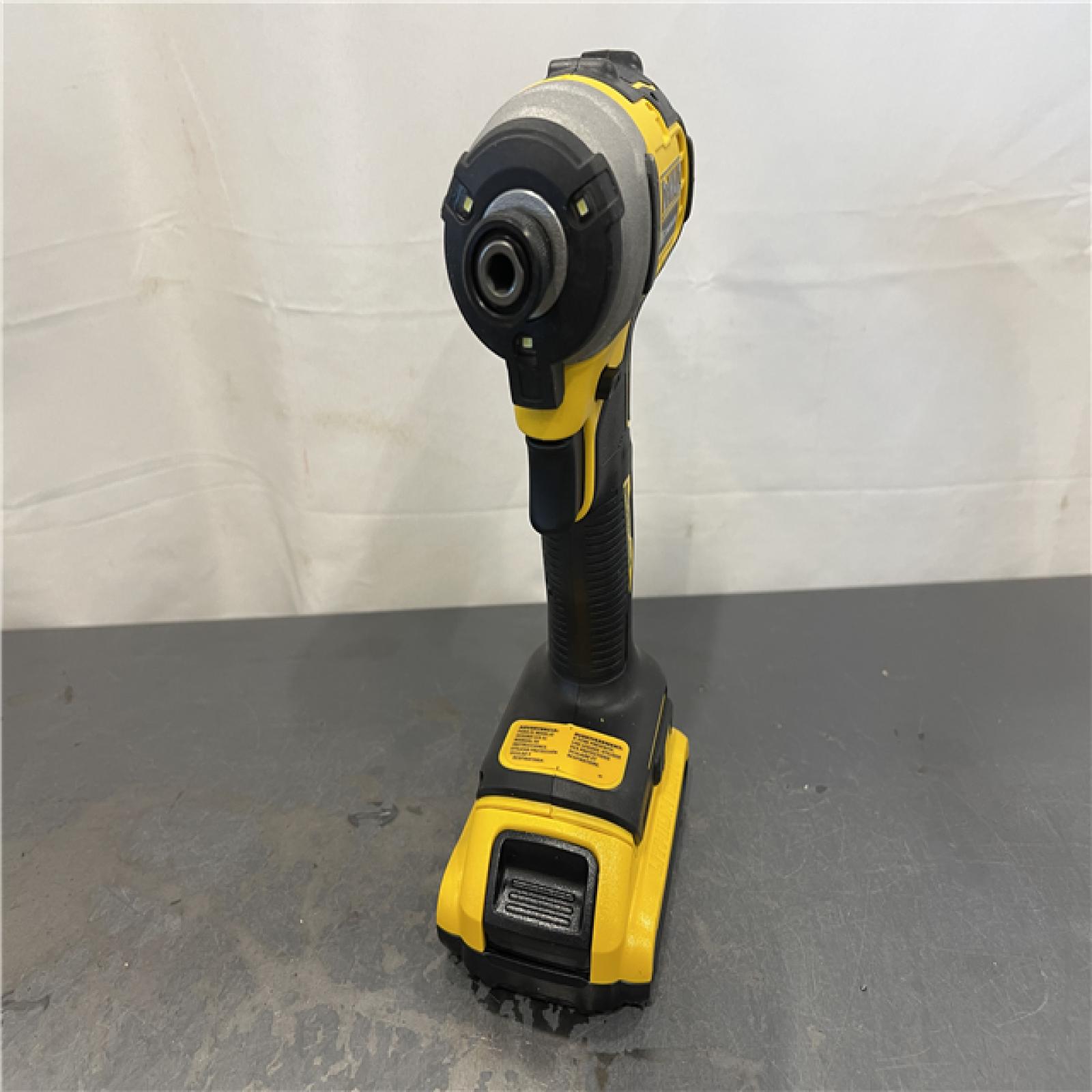 AS-IS - DEWALT ATOMIC 20V MAX* Brushless Cordless Compact 1/4 in. Impact Driver Kit