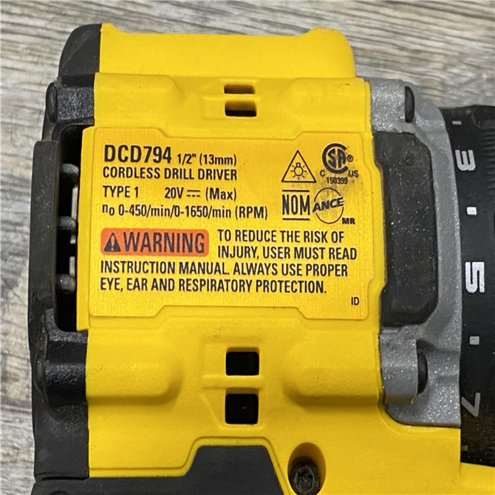 AS-IS DEWALT Atomic 20V Lithium-Ion Cordless Compact 1/2 in. Drill/Driver Kit