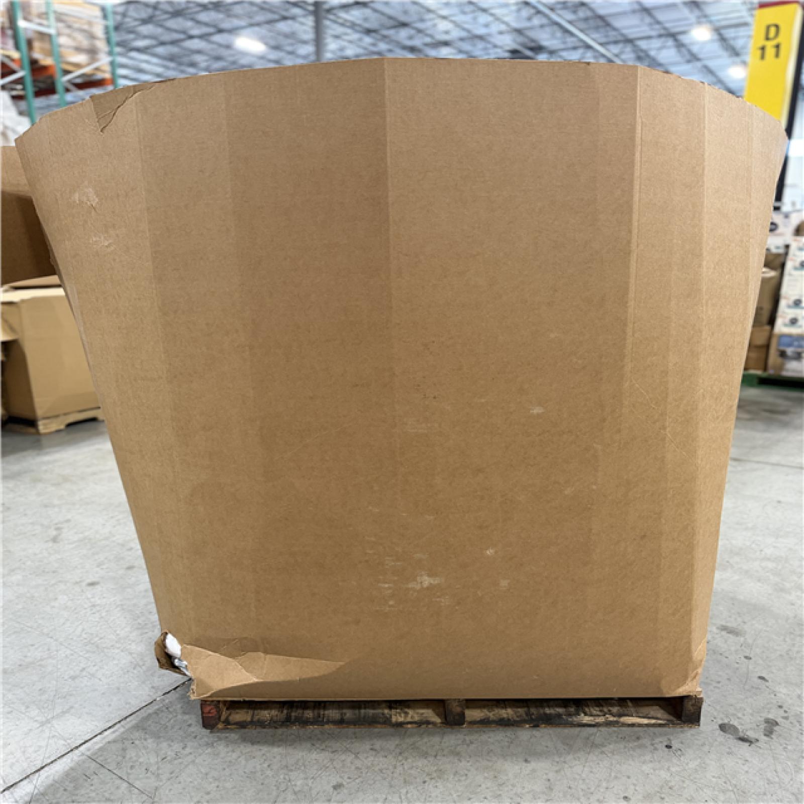 DALLAS LOCATION- NEW!- BULLSEYE MIXED APPAREL PALLET (1800 UNITS)