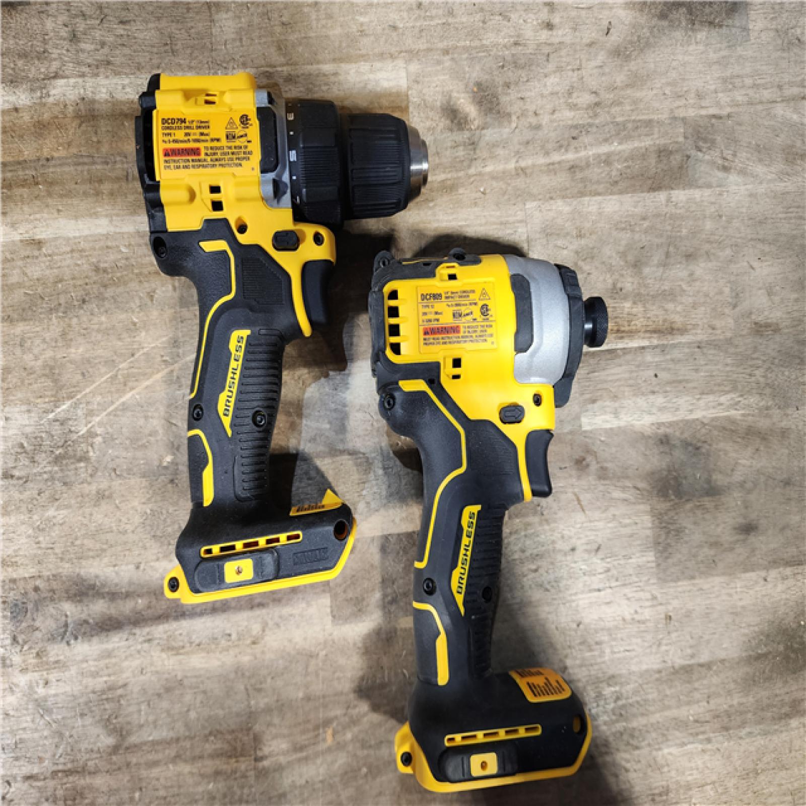 HOUSTON LOCATION - AS-IS Dewalt DCK225D2 20V MAX ATOMIC Brushless Compact Lithium-Ion 1/2 in. Cordless Drill Driver and 1/4 in. Impact Driver Combo Kit with 2 Batteries 2 Ah