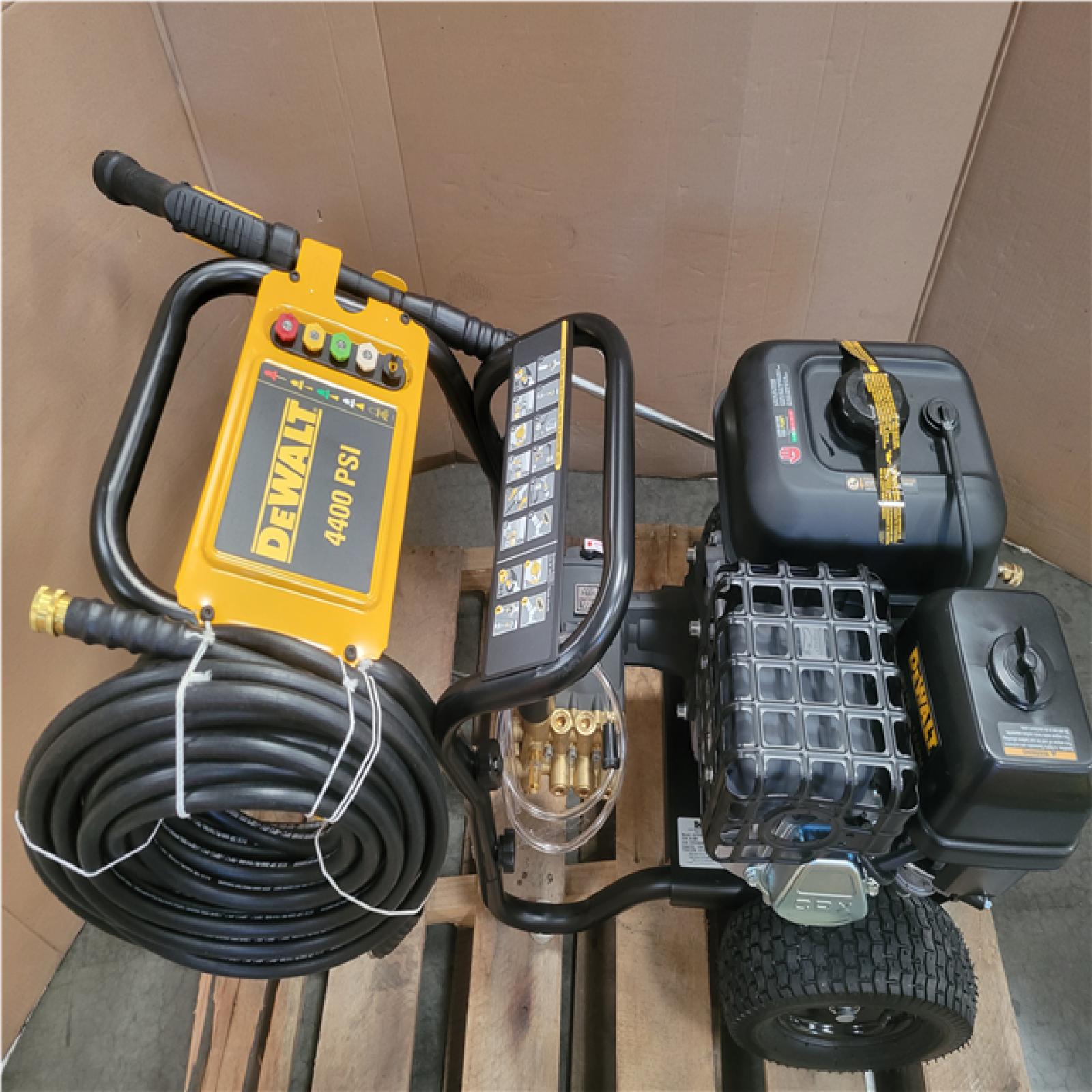 CALIFORNIA AS-IS DEWALT 4400 PSI PORTABLE PRESSURE WASHER