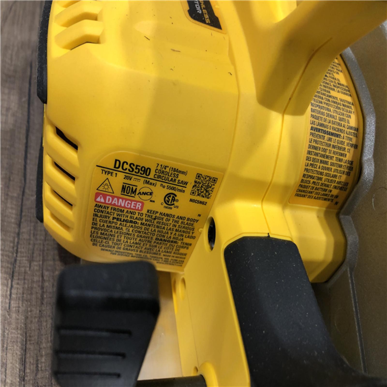 AS-IS DEWALT 20V MAX Lithium-Ion Cordless 1/2 in. Impact Wrench Kit