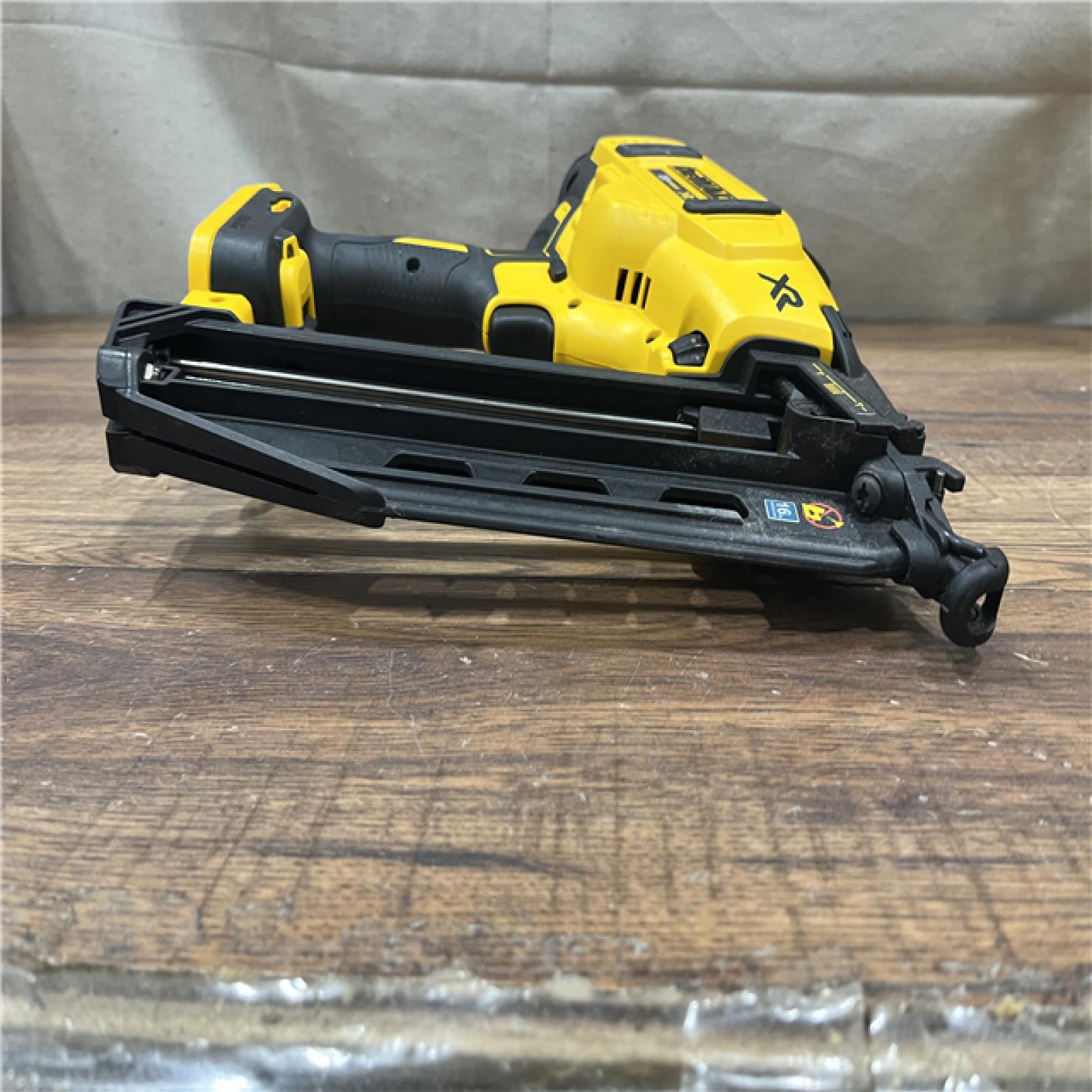 AS-IS DeWalt DCN660D1 20V 16 Gauge Cordless Angled Finish Nailer Kit W/ 2Ah Battery