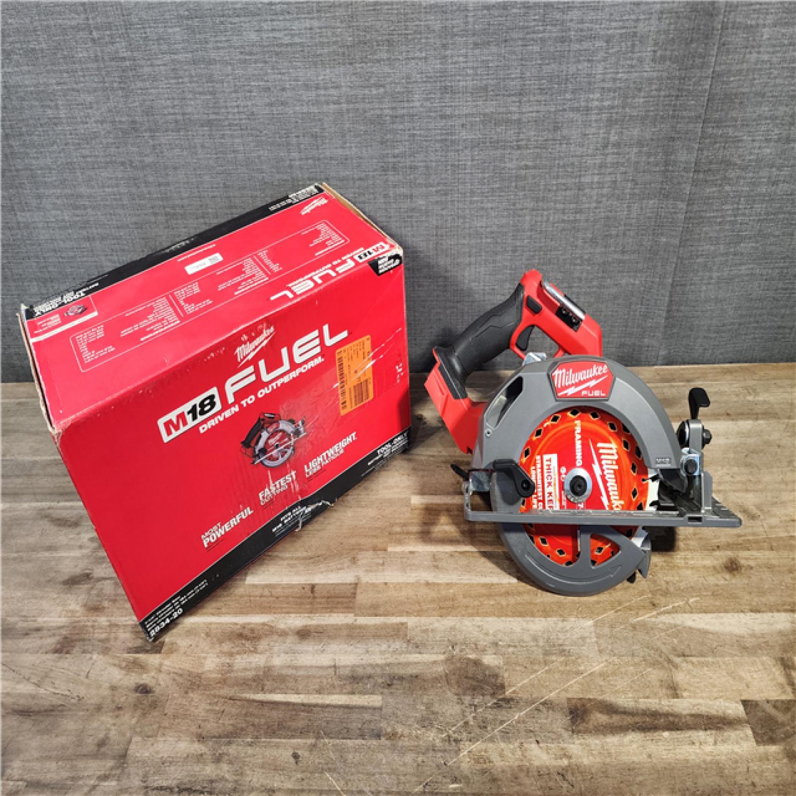 HOUSTON LOCATION - AS-IS Milwaukee M18 FUEL 7-1/4 Inch Circular Saw (Bare Tool)