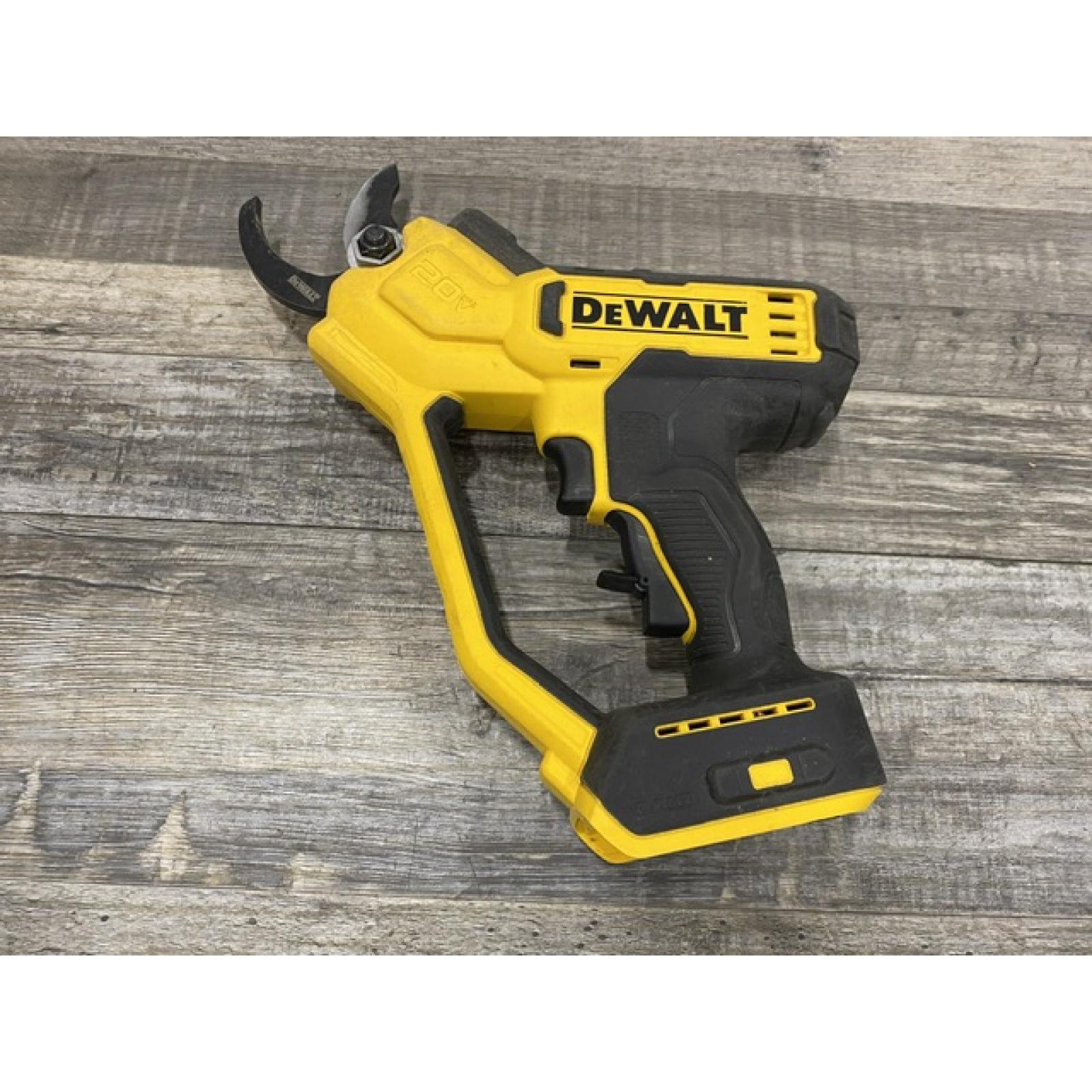 AS-IS DEWALT 20V MAX Cordless Battery Powered Pruner Kit