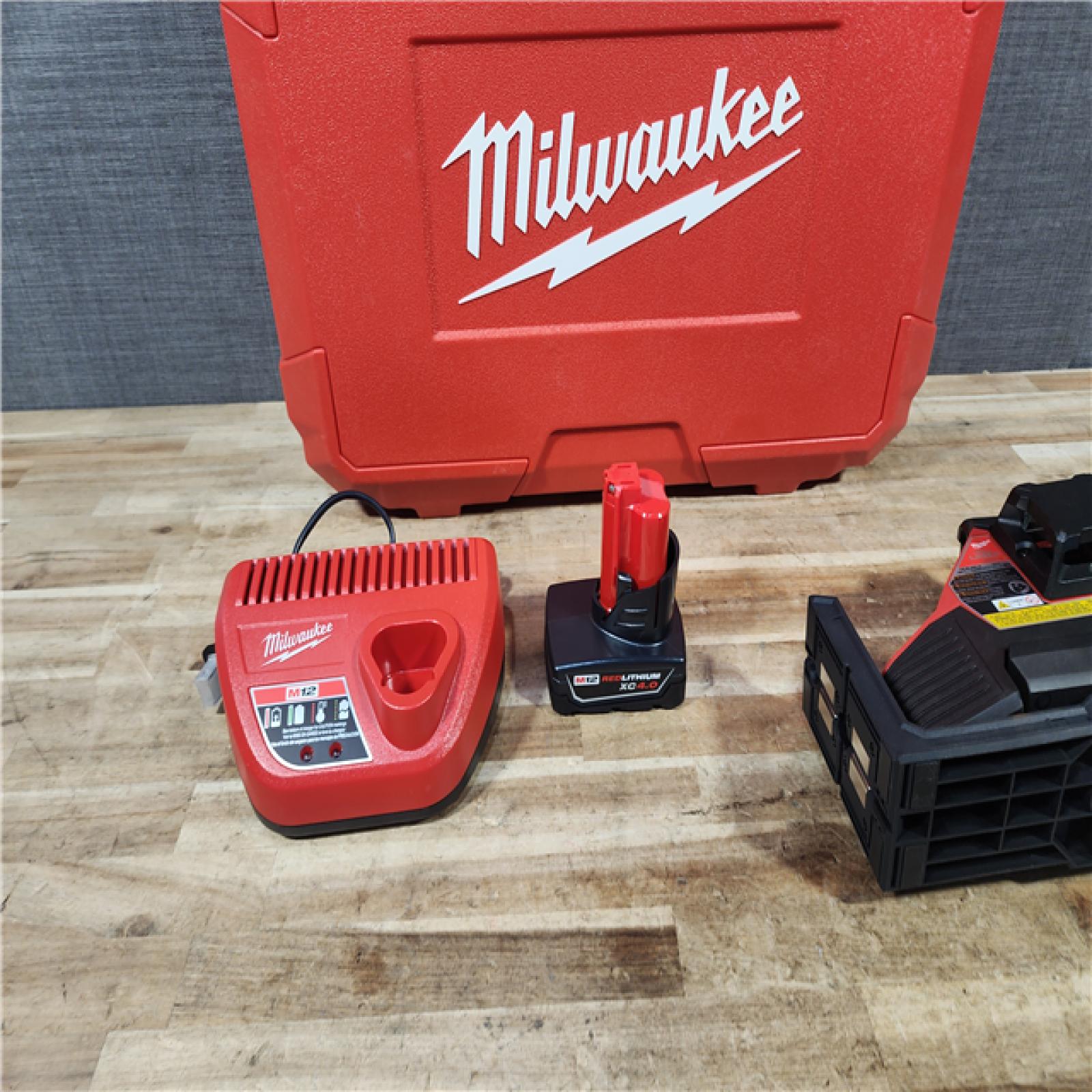 HOUSTON LOCATION - AS - IS Milwaukee 12-Volt Lithium-Ion Cordless Green 250 ft. 3-Plane Laser Level Kit