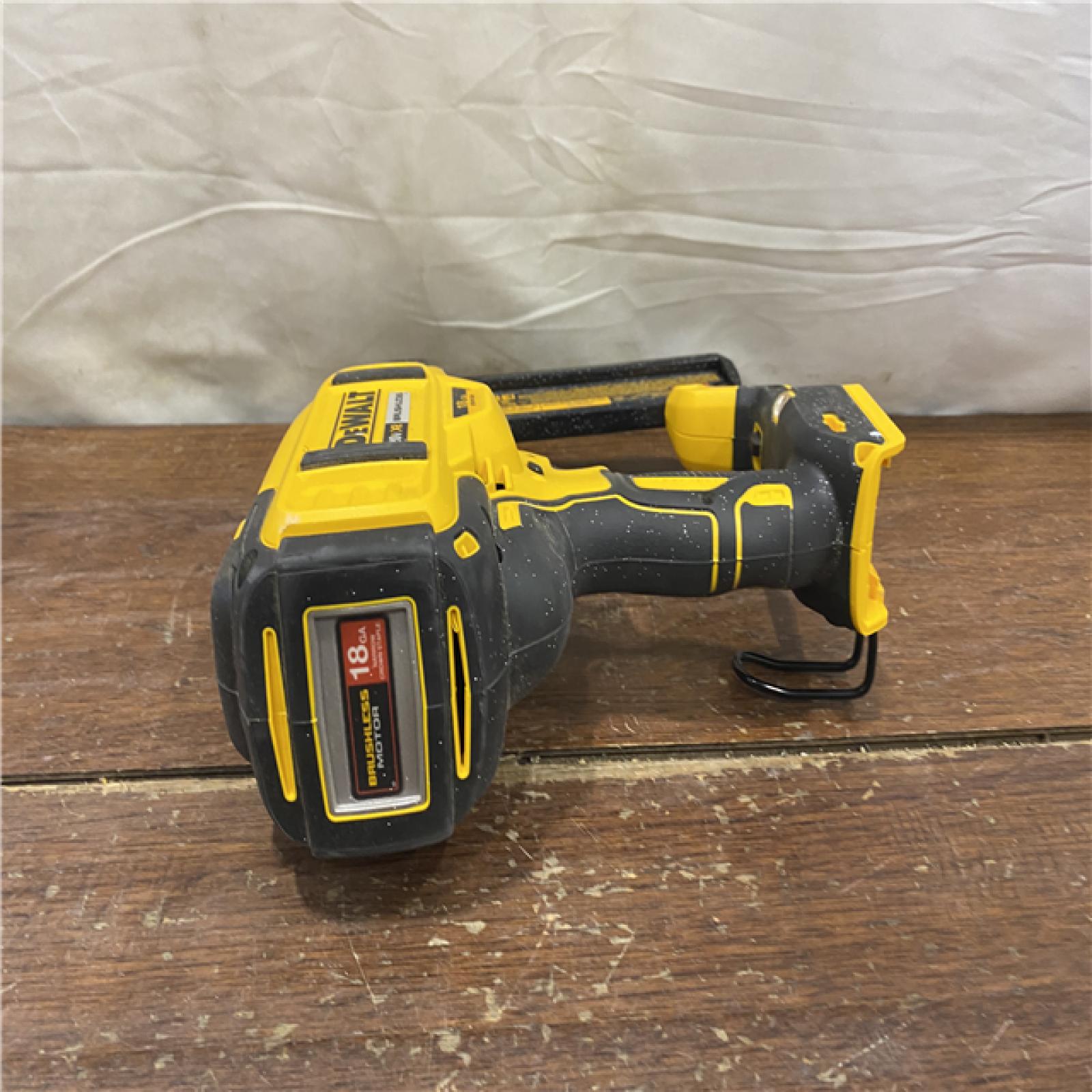 AS-IS DEWALT 20V-MAX XR 18GA BRAD NAILER KIT