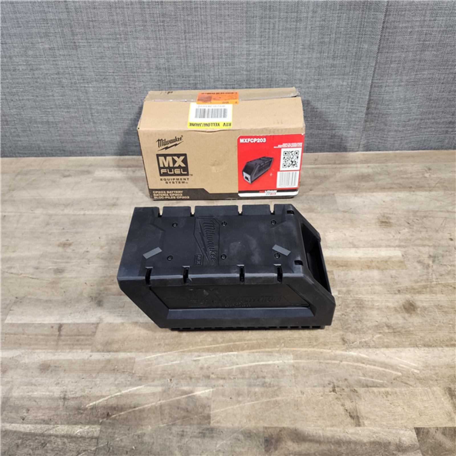 HOUSTON LOCATION - AS-IS Milwaukee MXFCP203 MX FUEL REDLITHIUM CP203 Battery Pack (BATTERY ONLY)