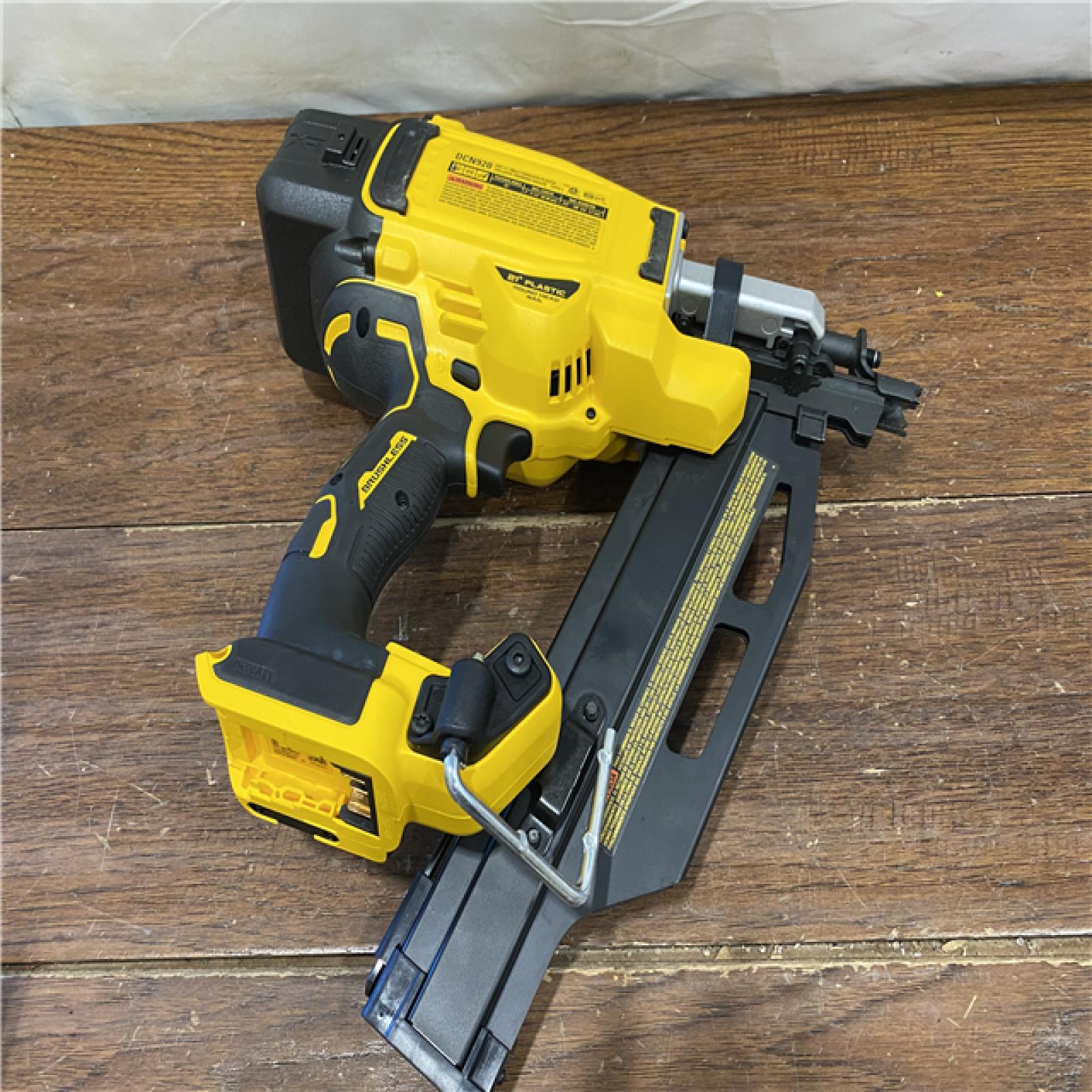 AS-IS DEWALT 20-Volt 21° Cordless Framing Nailer (Tool-Only)