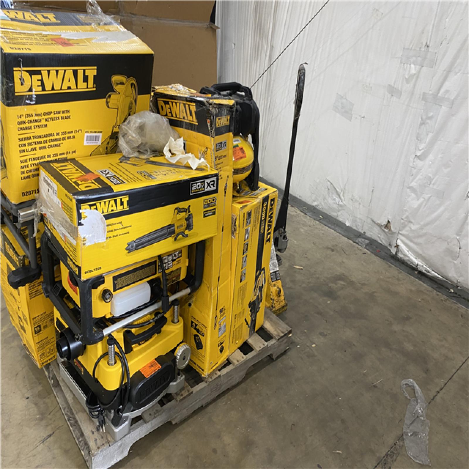 Houston Location AS IS - Tool Pallet