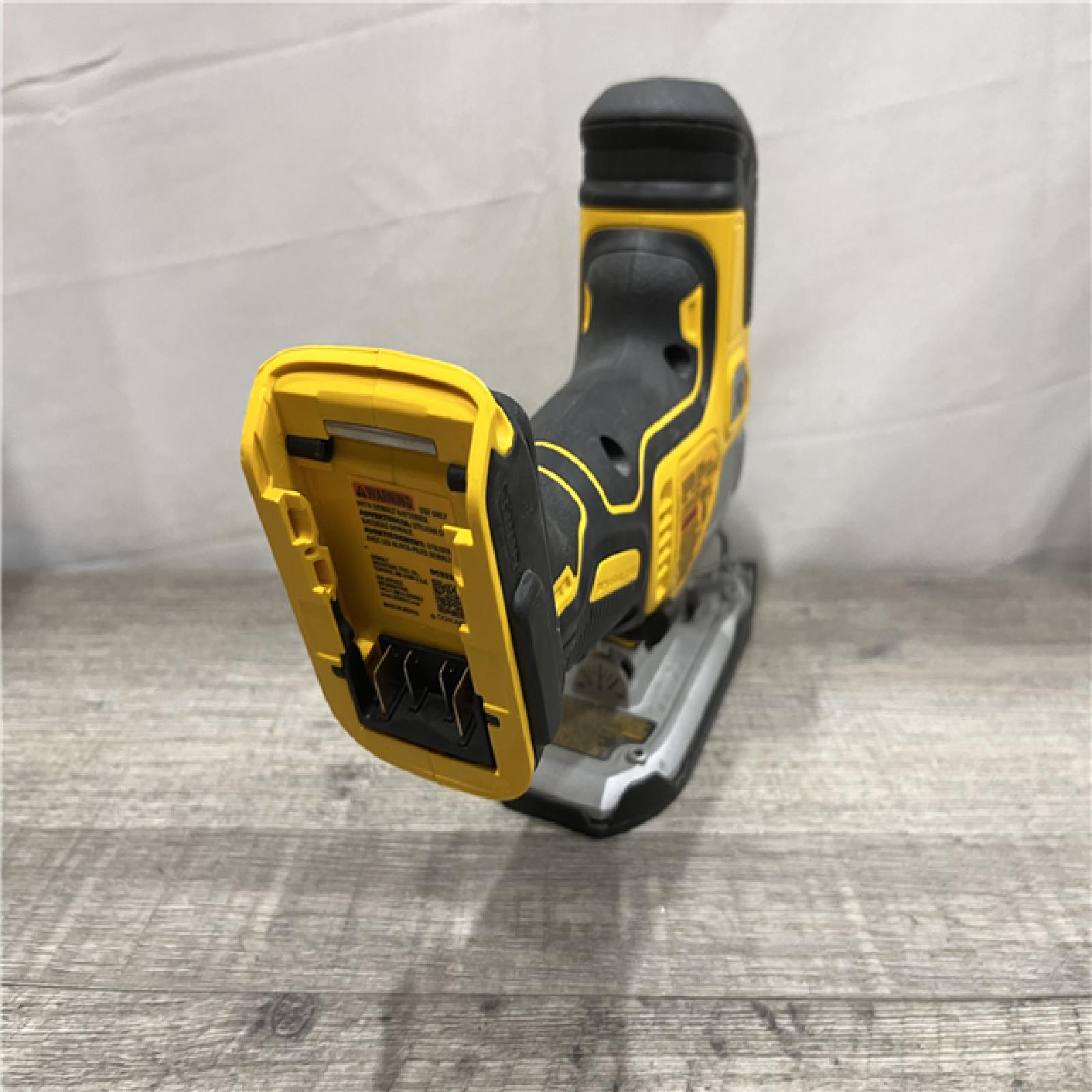 AS-IS DEWALT 20V MAX XR Cordless Barrel Grip Jigsaw (Tool Only)