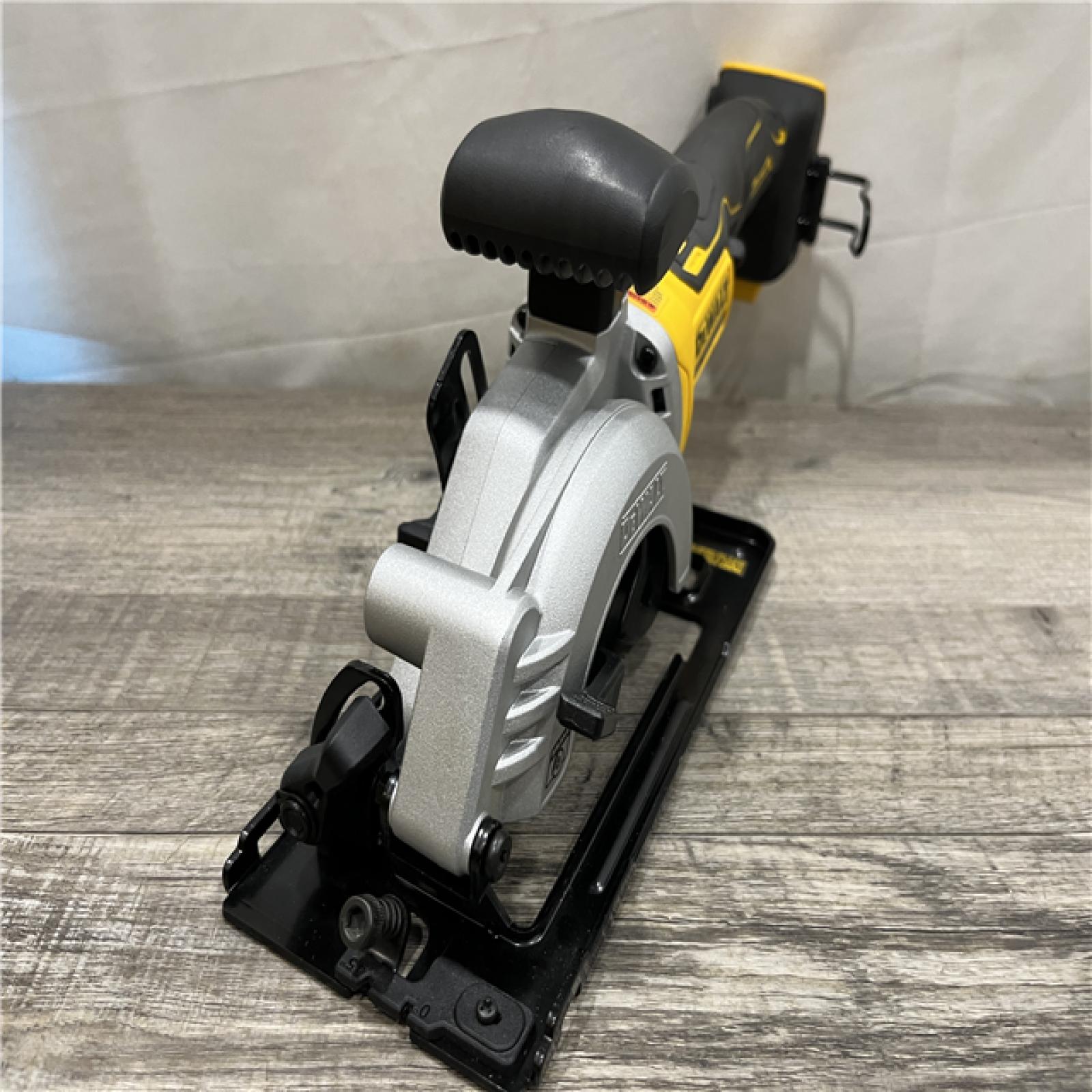 AS-IS DEWALT ATOMIC 20V MAX Cordless Brushless 4-1/2 in. Circular Saw (Tool Only)