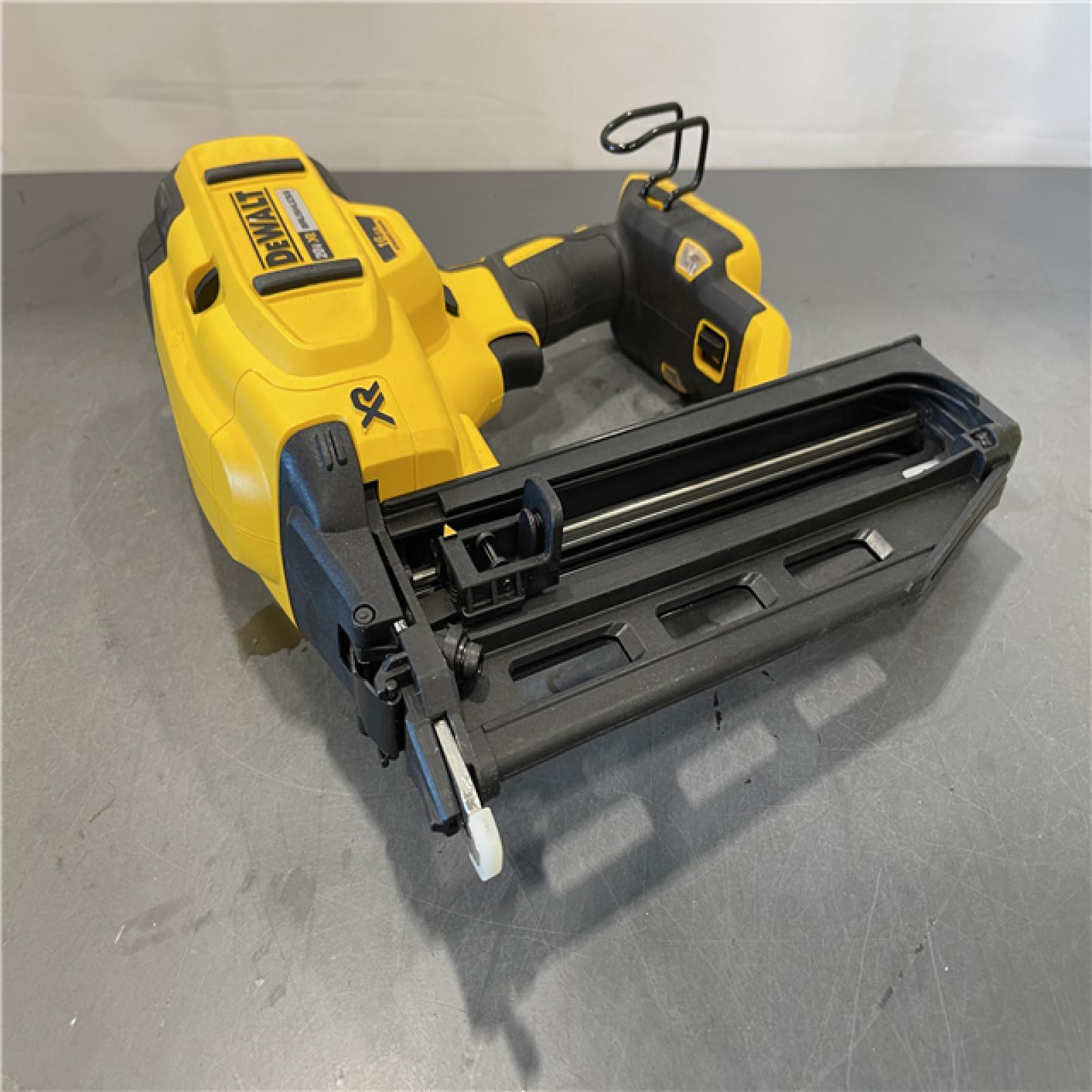 AS-IS - DEWALT 20V MAX XR 16-Gauge Lithium-Ion Cordless Finish Nailer
