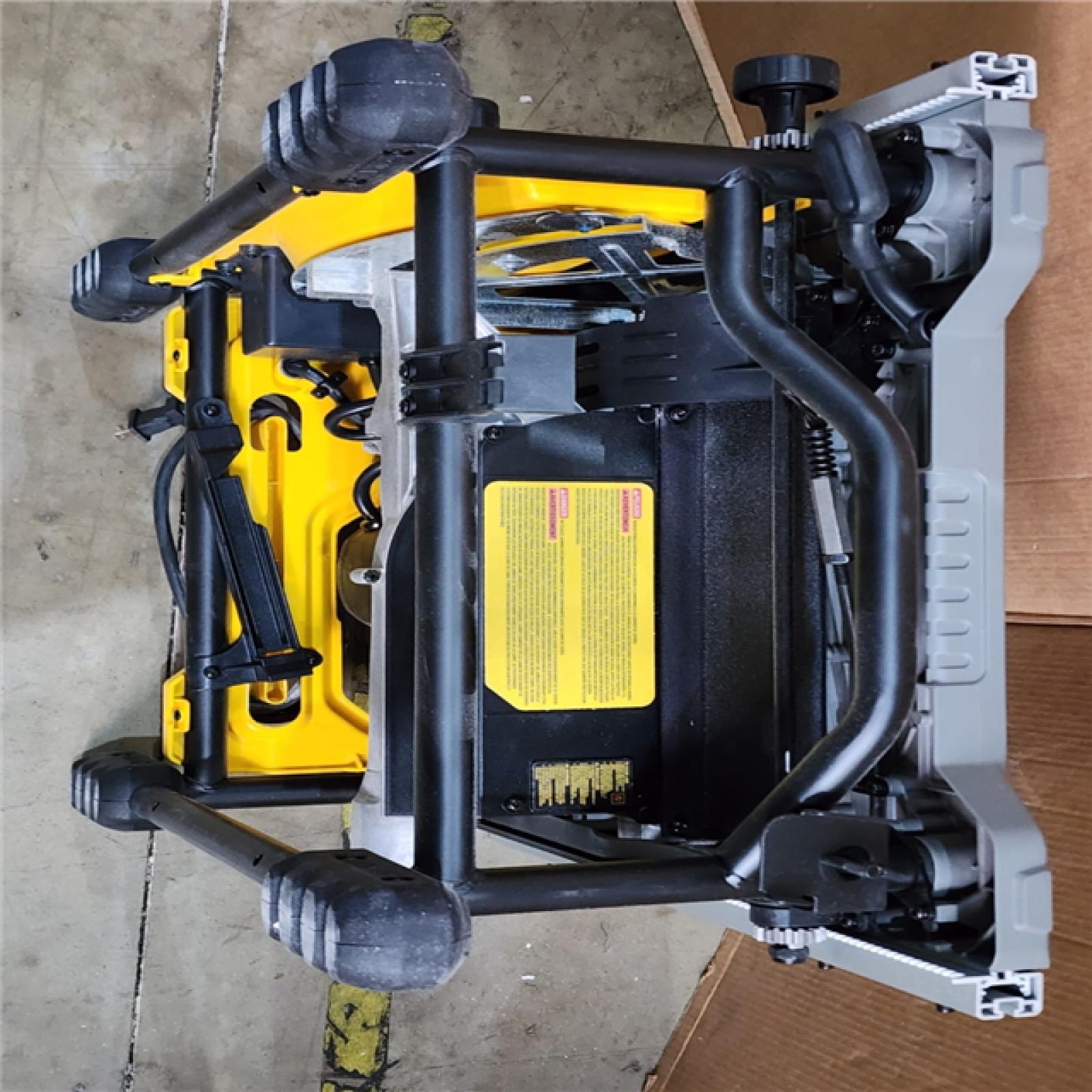 HOUSTON LOCATION - AS-IS DeWalt 15 Amps Corded 8-1/4 in. Compact Table Saw