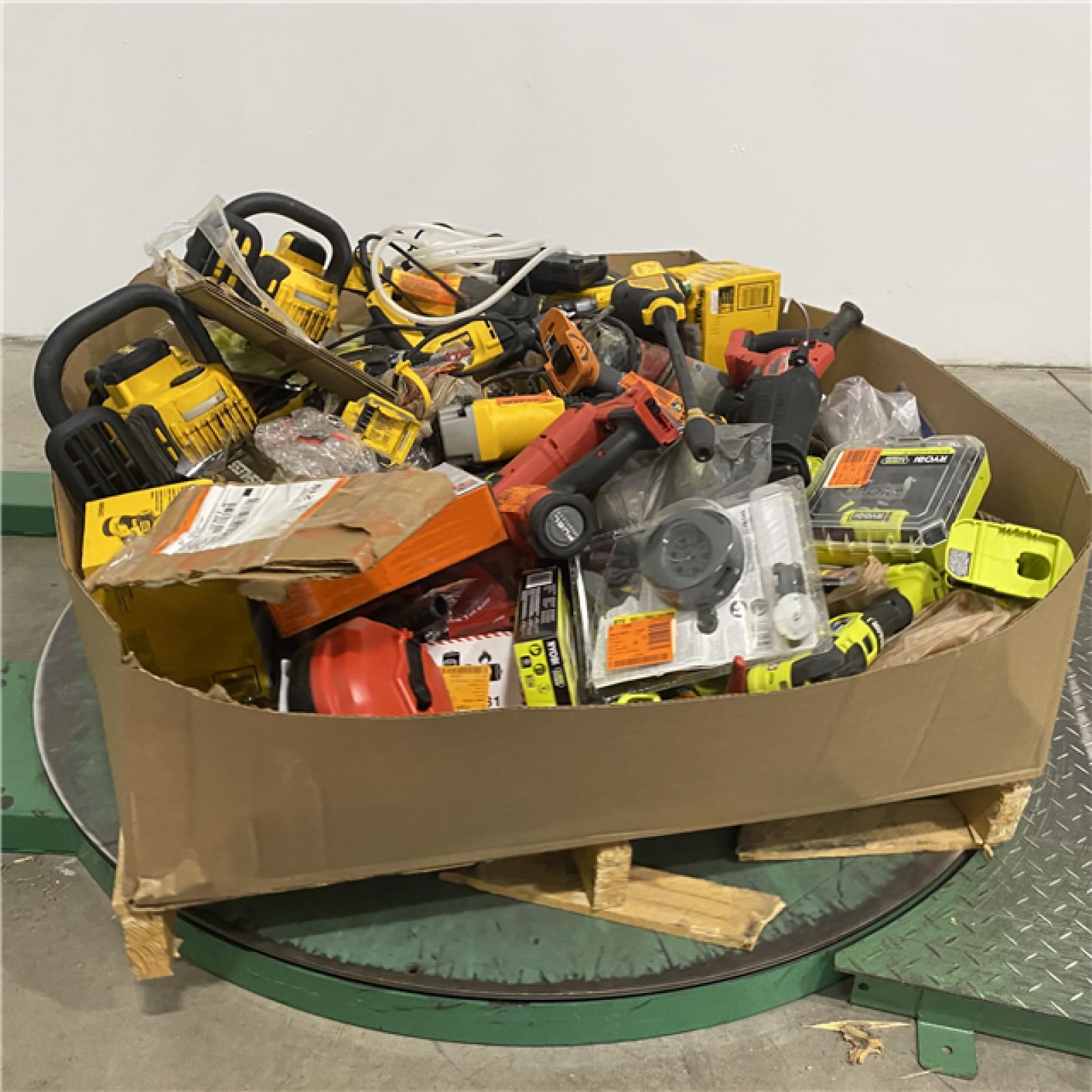 Dallas Location - As-Is Tool Pallet