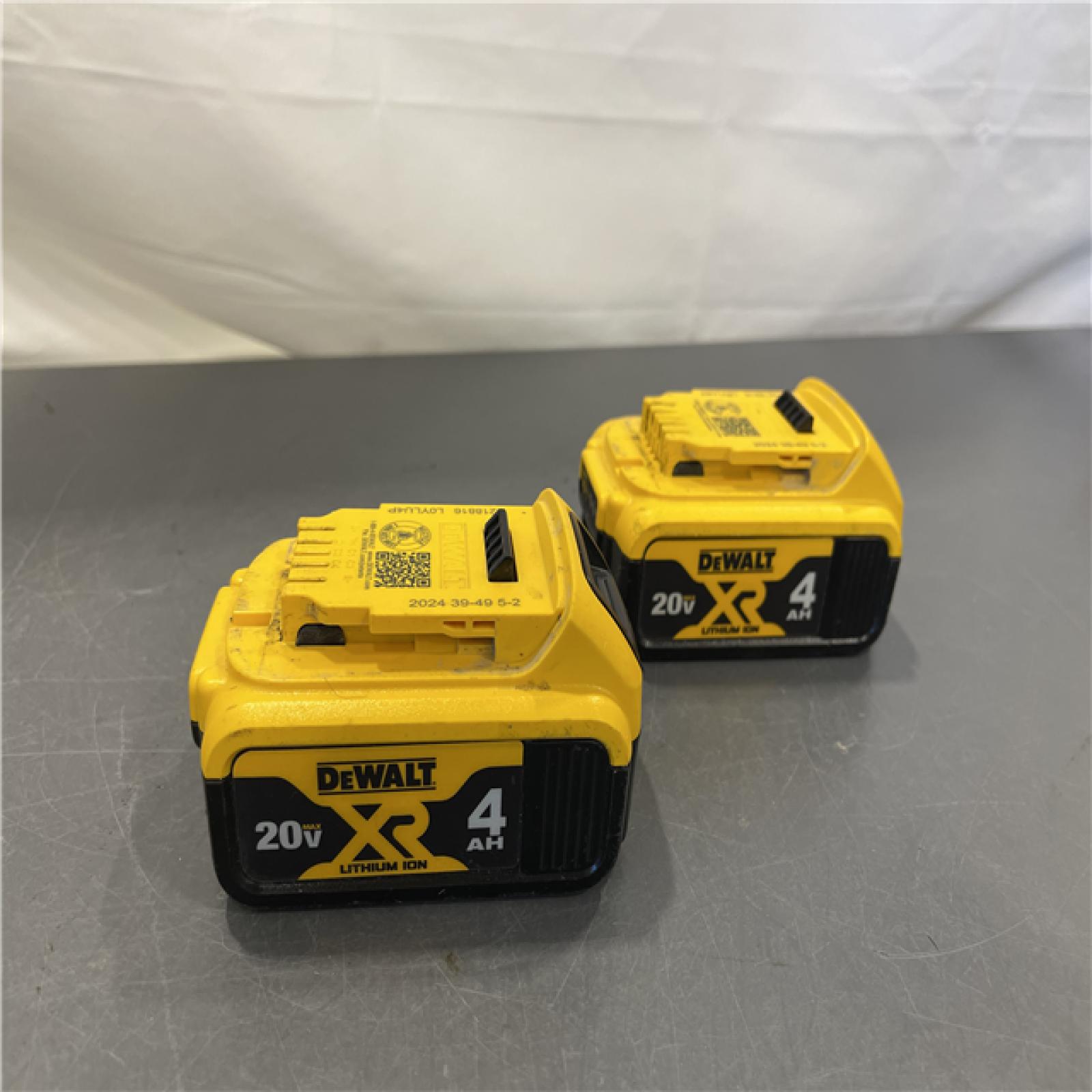 AS-IS - Dewalt 20V MAX 18ga Swivel Head Double Cut Shear Kit