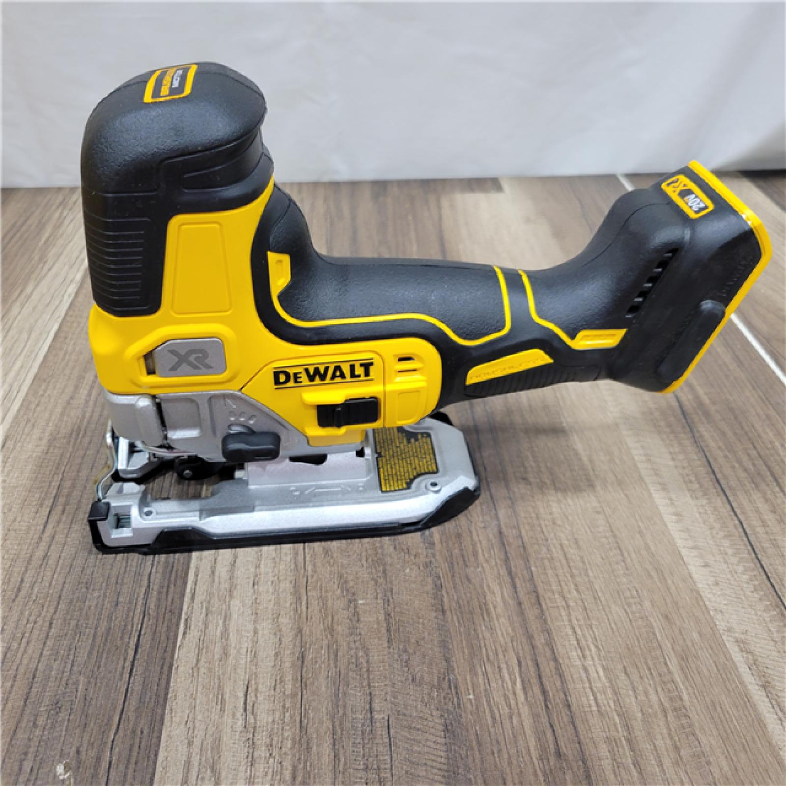 AS-IS DEWALT 20V MAX XR Cordless Barrel Grip Jigsaw (Tool Only)