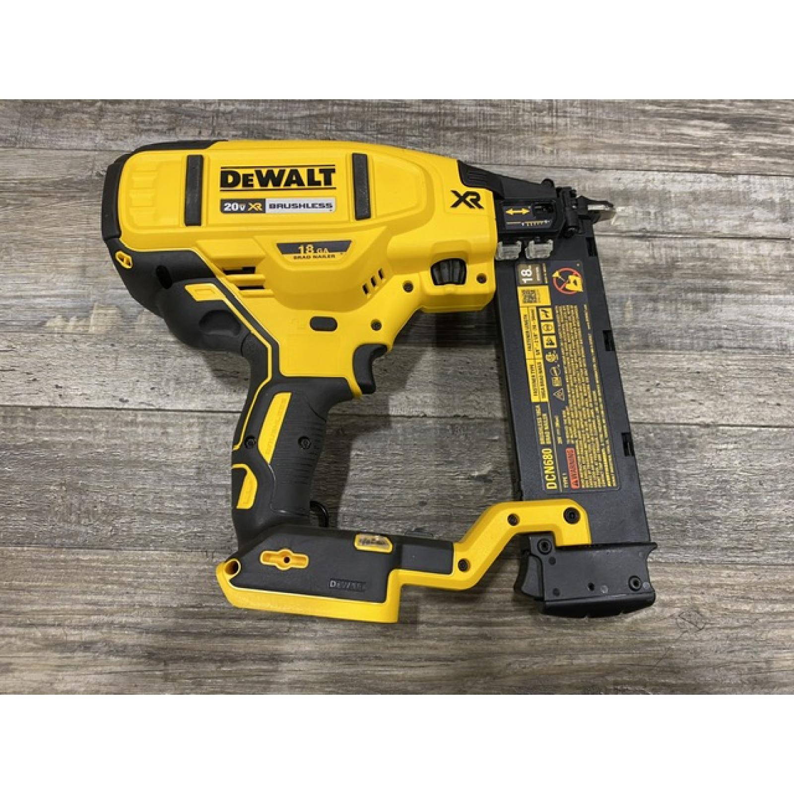 AS-IS DEWALT 20V MAX XR 18 Gauge Brad Nailer Kit