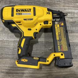 AS-IS DEWALT 20V MAX XR 18 Gauge Brad Nailer Kit