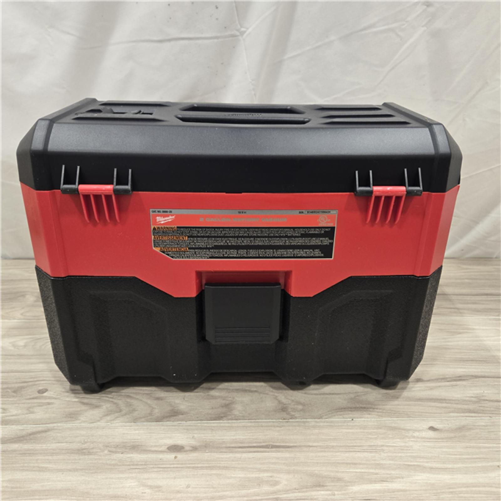 AS-IS Milwaukee M18 Vacuum 2Gal Hose Access (Tool-Only)