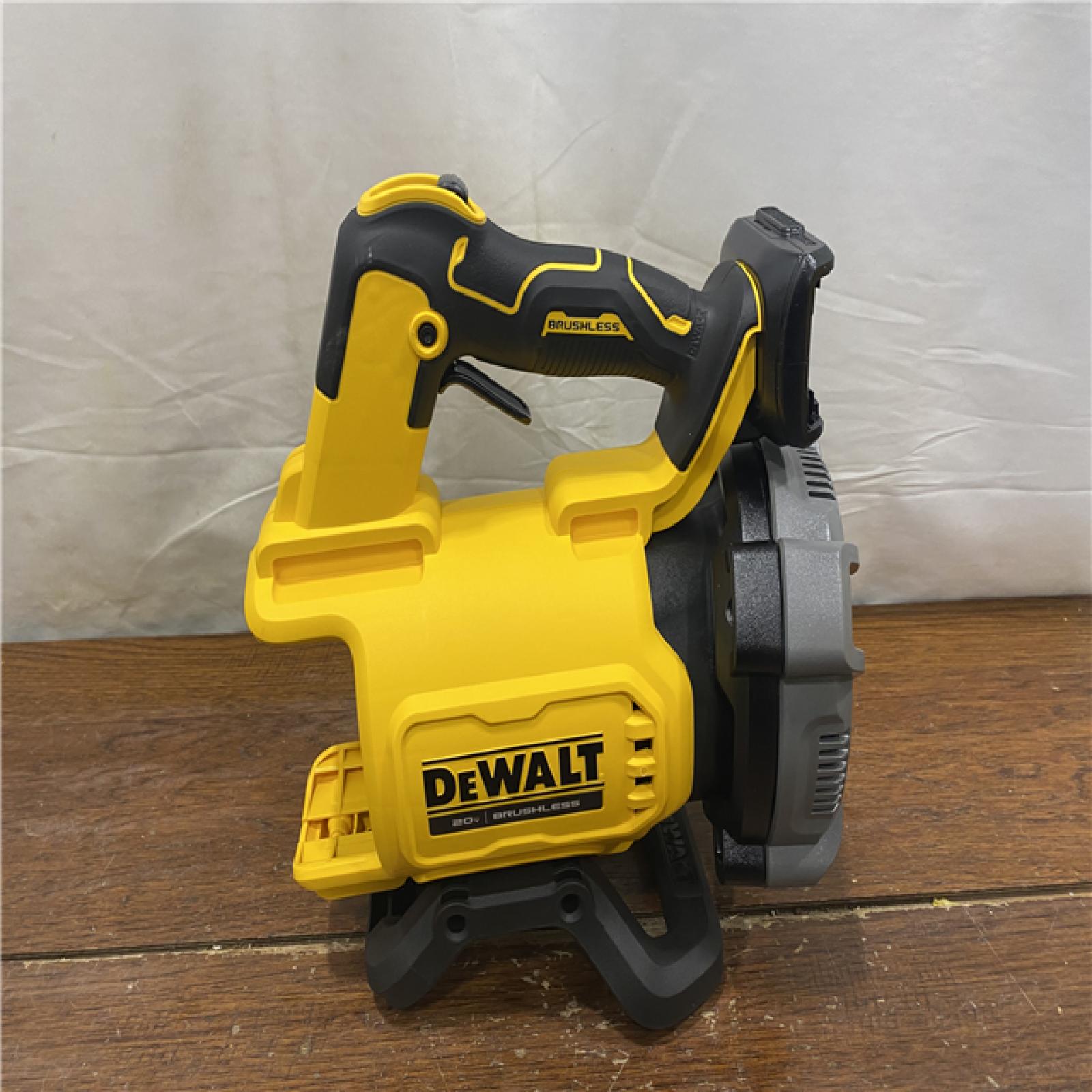 AAS-IS DEWALT 20V MAX 125 MPH 450 CFM Brushless Cordless Battery Powered Blower (Tool Only)