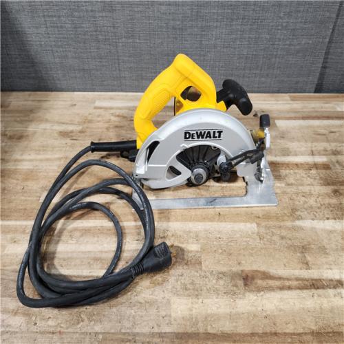 HOUSTON LOCATION - AS - IS DEWALT 15 Amp Corded 7-1/4 in. Lightweight Circular Saw