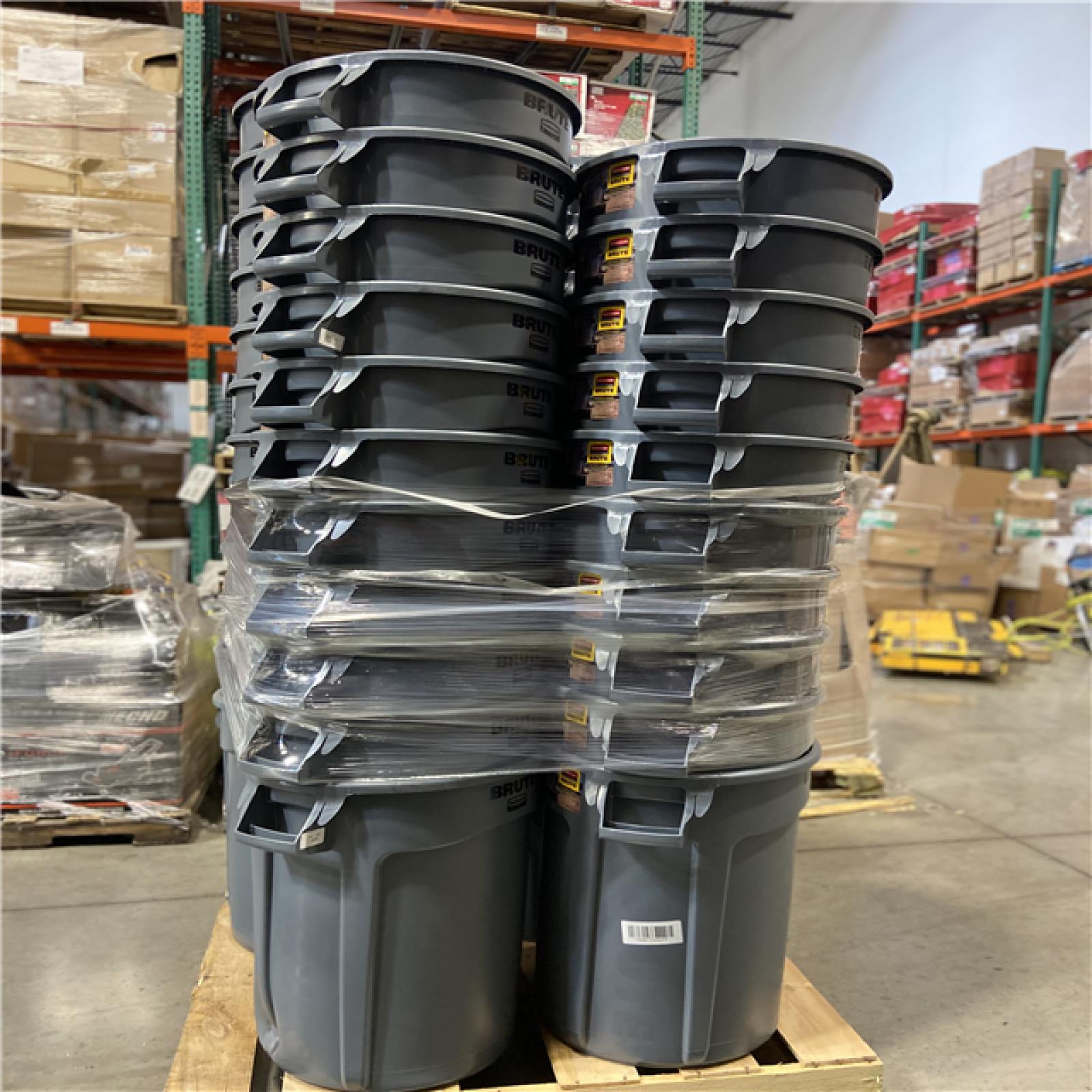 DALLAS LOCATION - Rubbermaid Brute 32 Gal. Gray Plastic Round Container (44 UNITS)