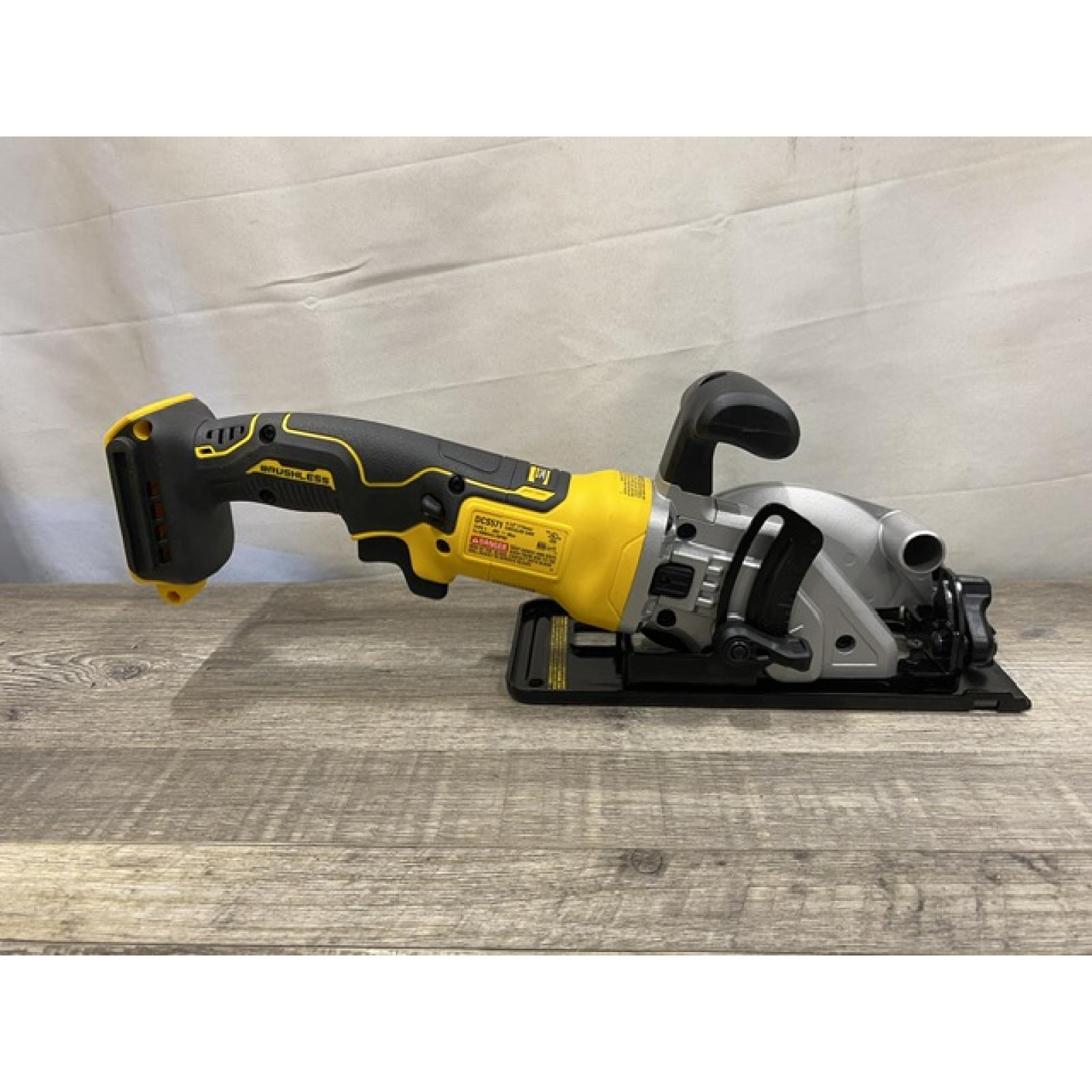 AS-IS DEWALT ATOMIC 20V MAX Cordless Brushless 4-1/2 in. Circular Saw (Tool Only)