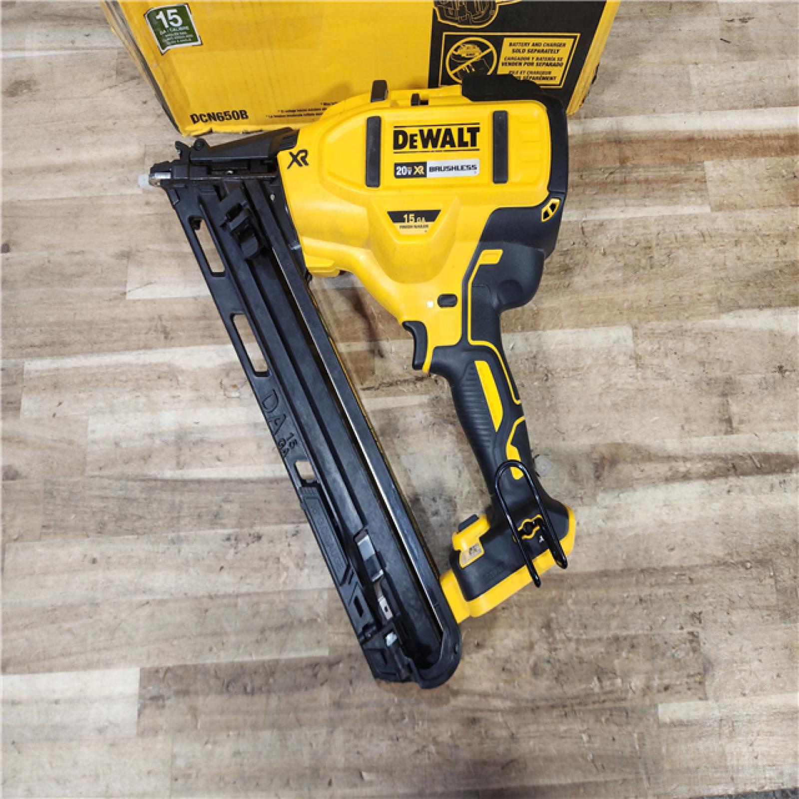 HOUSTON LOCATION - AS - IS DEWALT Cordless 20V MAX XR Angled Finish Nailer (Tool Only)