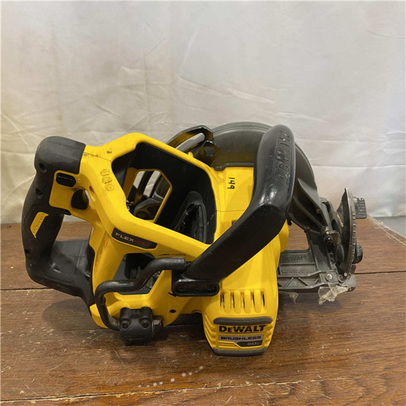 AS-IS DEWALT FLEXVOLT 60V MAX Cordless Brushless 7-1/4 in. Wormdrive Style Circular Saw (Tool Only)