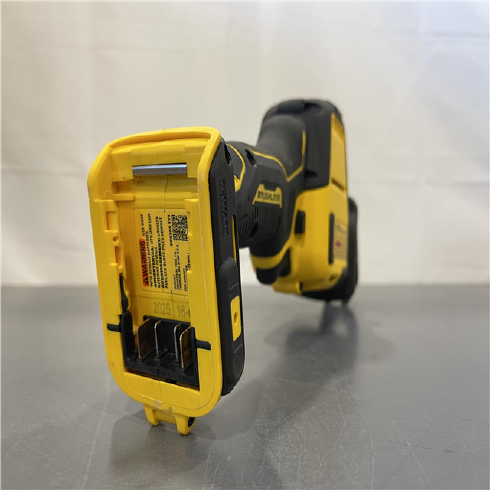 AS-IS - Dewalt ATOMIC 20V MAX Cordless One-Handed Reciprocating Saw (Tool Only)