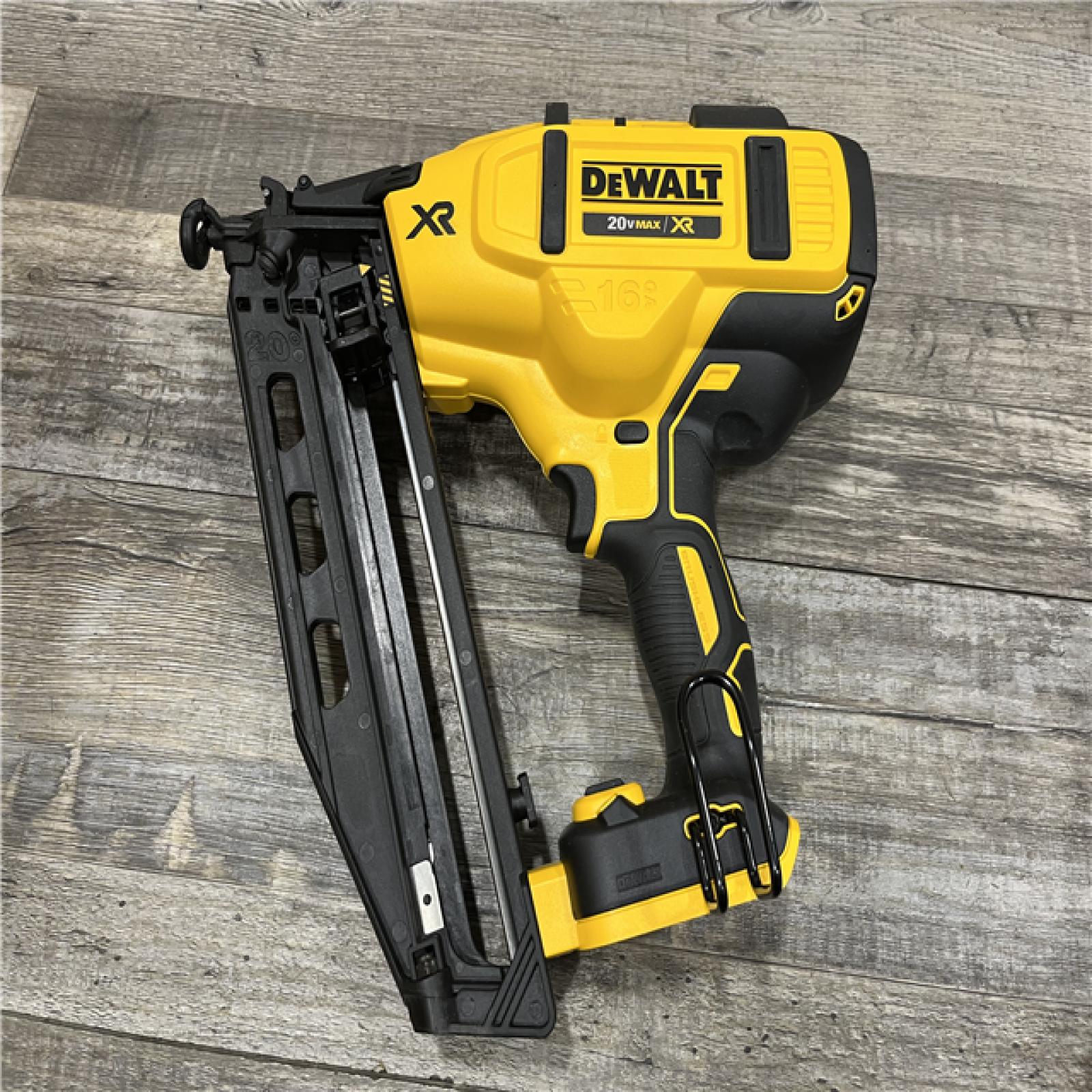 AS-IS DEWALT 20V MAX XR 16-Gauge Electric Cordless Angled Finishing Nailer Kit