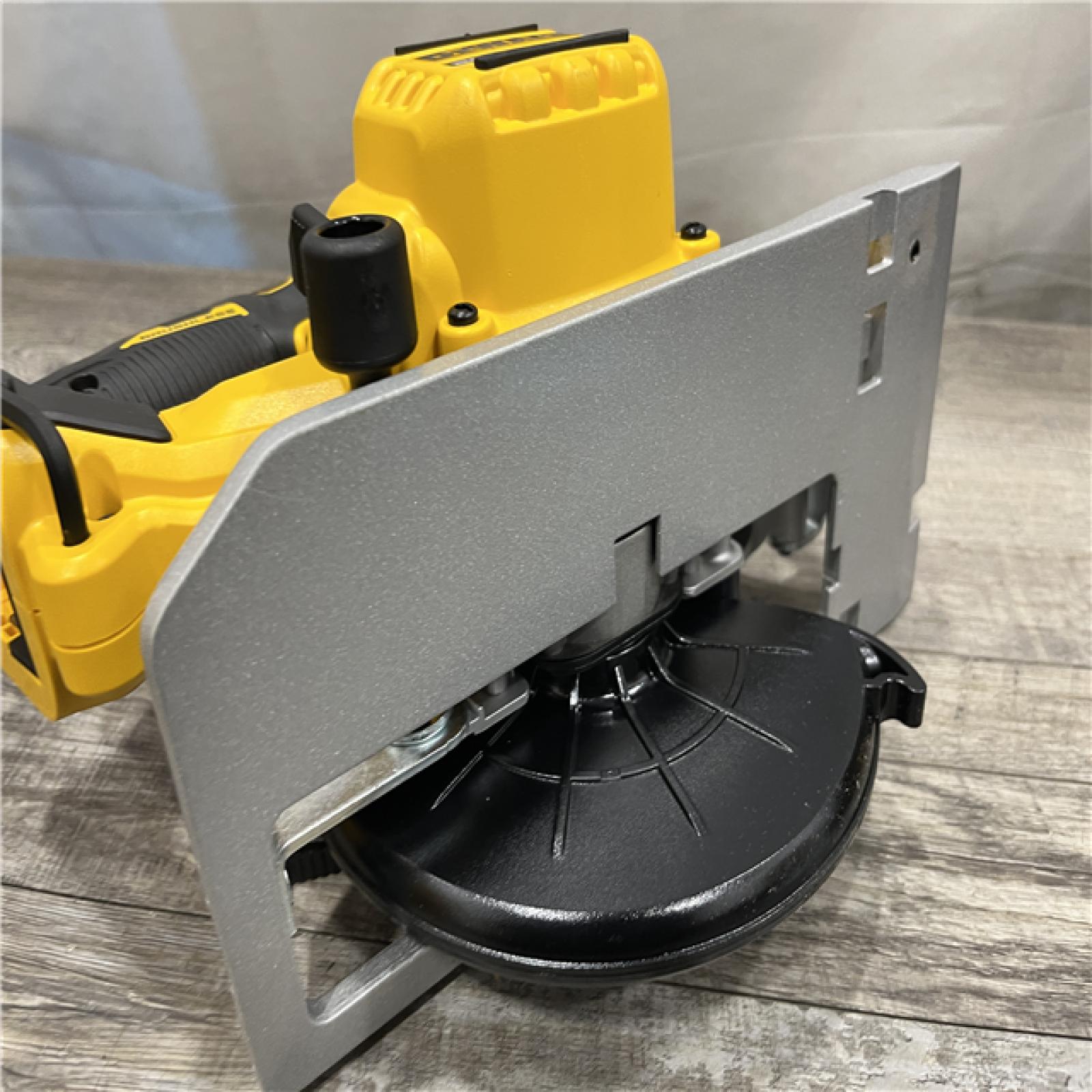 AS-IS DEWALT 20V MAX Cordless Brushless 6-1/2 in. Sidewinder Style Circular Saw (Tool Only)