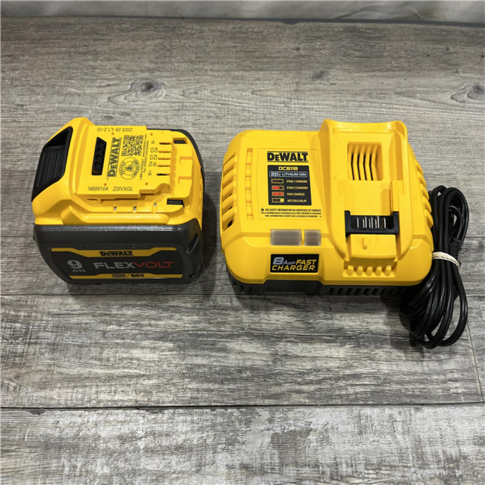 AS-IS DEWALT 20V/60V MAX FLEXVOLT Lithium-Ion 9.0Ah Battery and Charger Starter Kit