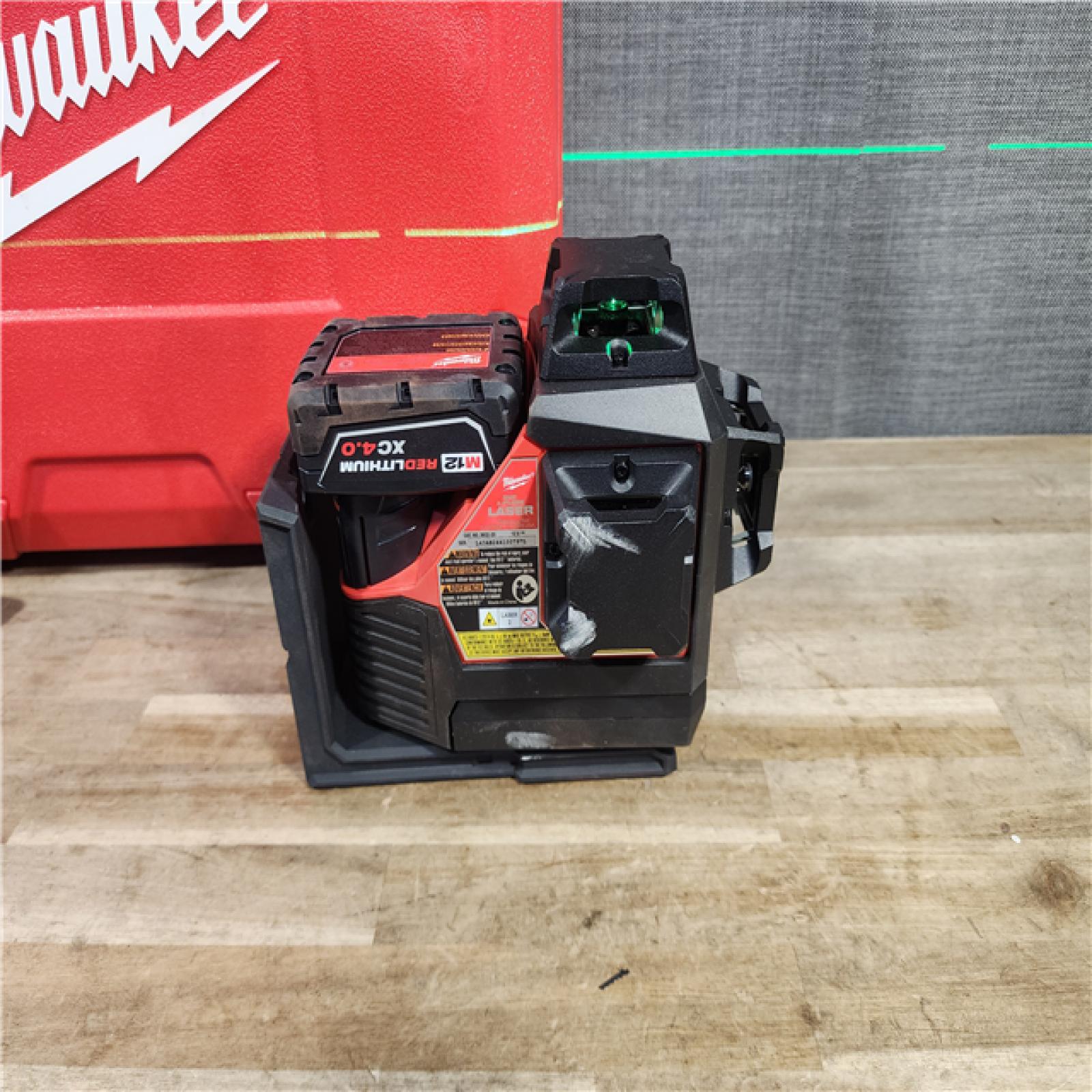 HOUSTON LOCATION - AS-IS Milwaukee-3632-21 M12 Green Beam Laser 360? 3-Plane Kit
