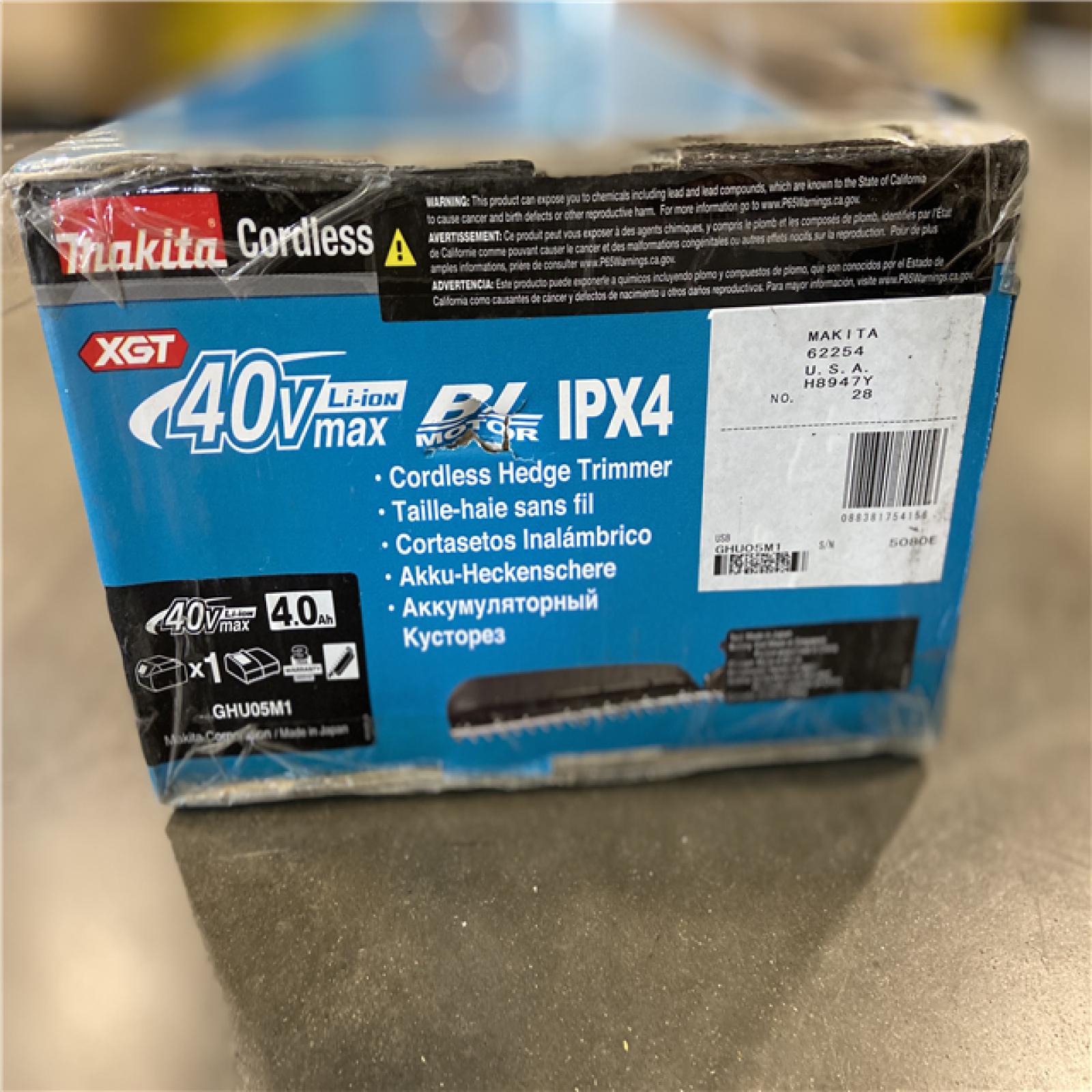 NEW Makita XGT 40V max Brushless Cordless 30 in. Single-Sided Hedge Trimmer Kit (4.0Ah)