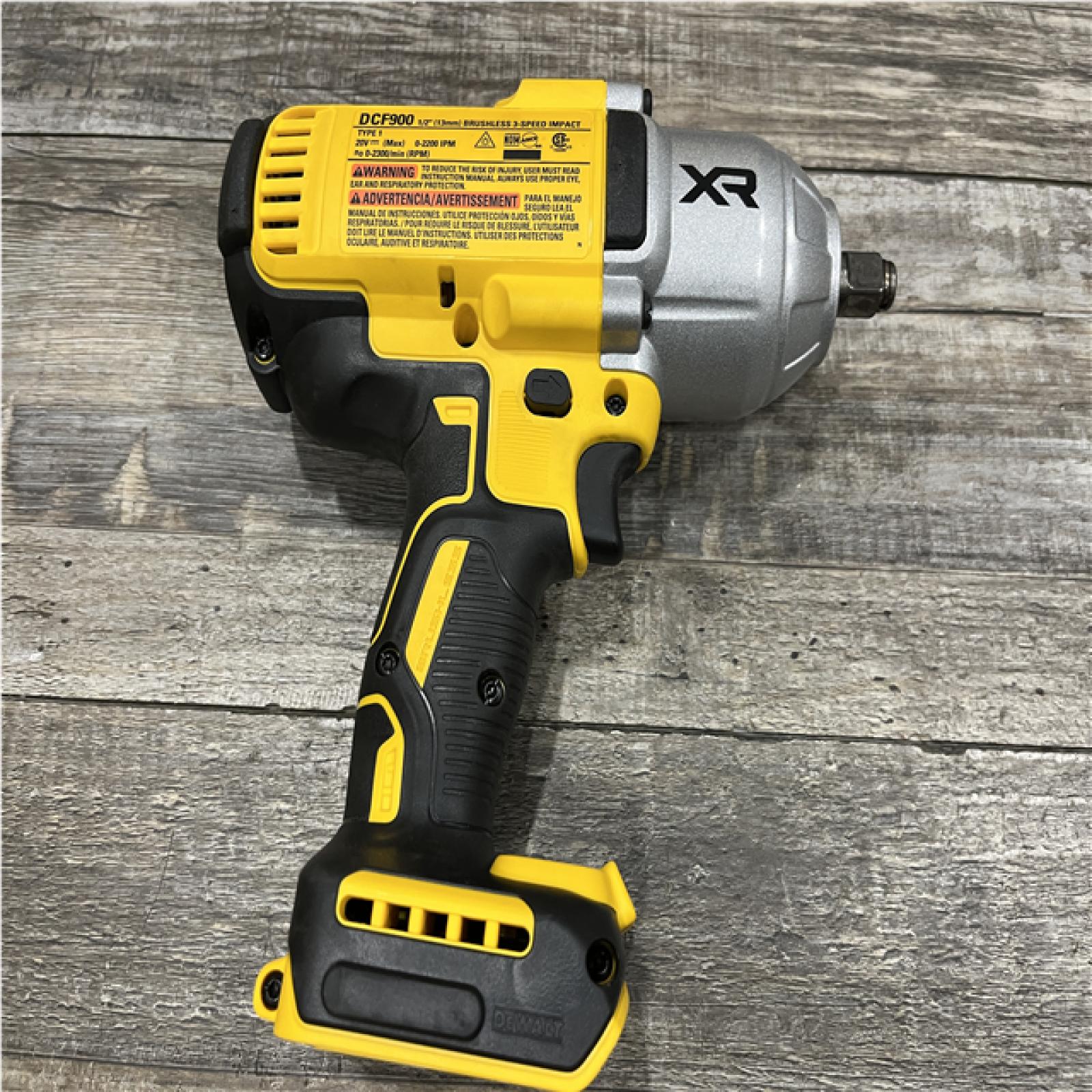 AS-IS DEWALT 20V MAX Lithium-Ion Cordless 1/2 in. Impact Wrench Kit