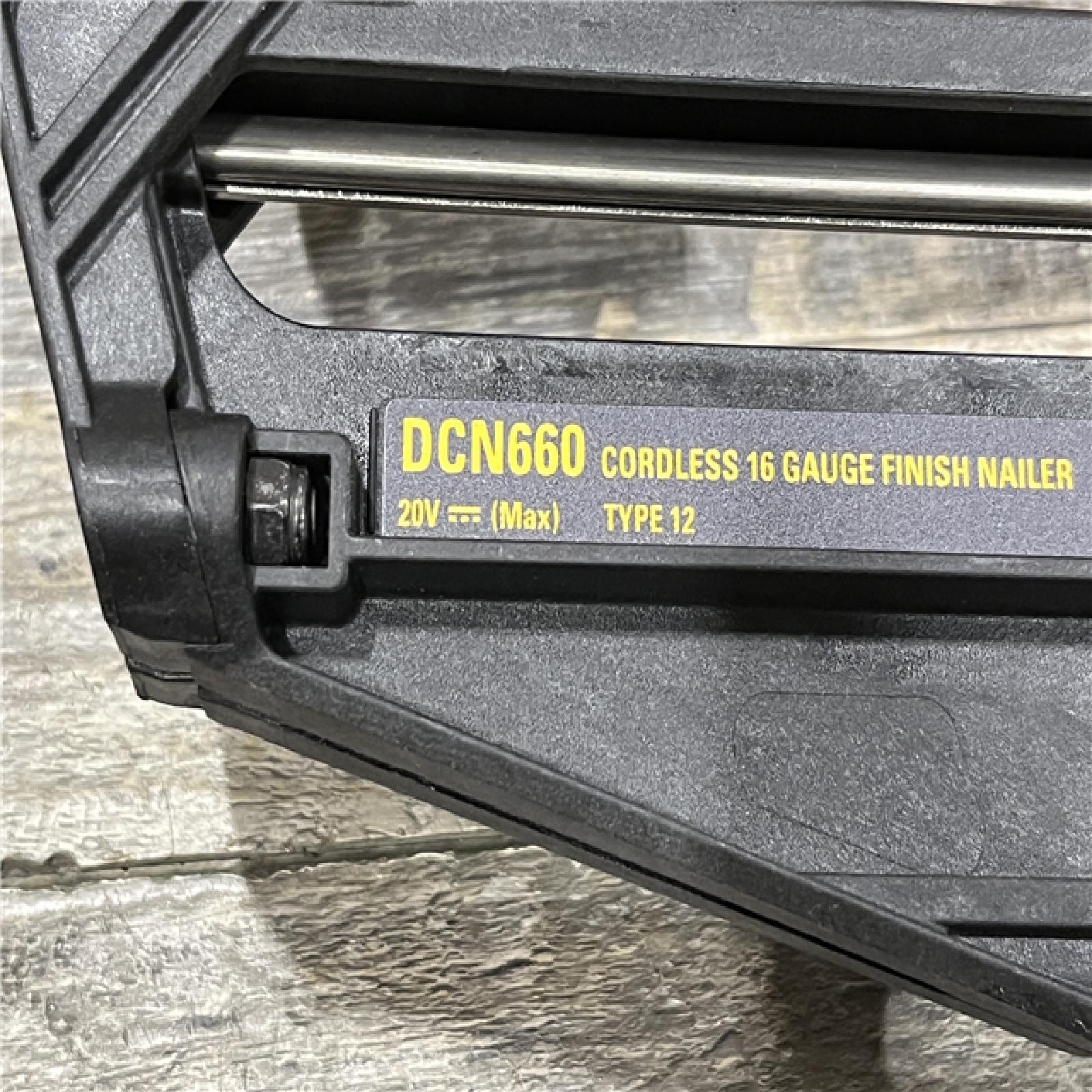 AS-IS DEWALT 20V MAX XR 16-Gauge Electric Cordless Angled Finishing Nailer Kit