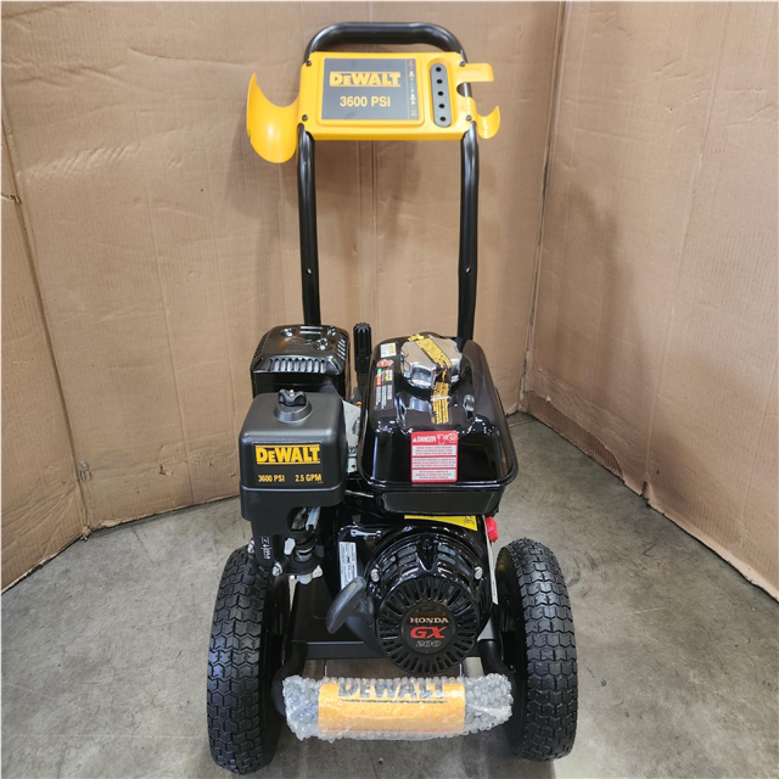 Phoenix NEW DEWALT 3600 PSI 2.5 GPM Gas Pressure Washer with Honda GX200 Engine  Heavy-Duty Commercial Cold Water Power Cleaner (NO ACCESSORIES)