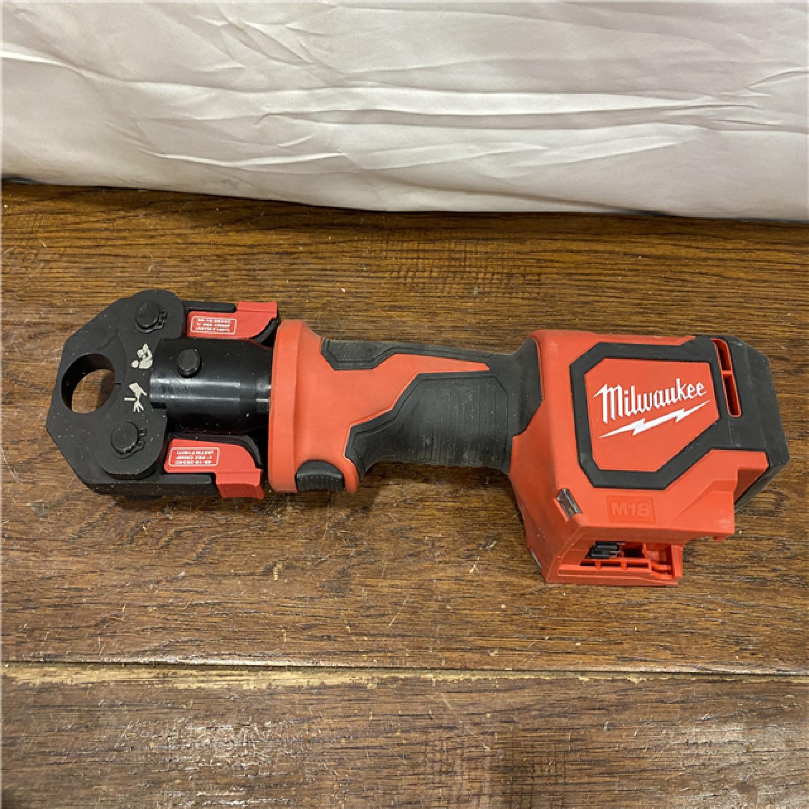 AS-IS M18 18V Lithium-Ion Cordless Short Throw Press Tool Kit with 3 PEX Crimp Jaws (2) 2.0 Ah Batteries and Charger