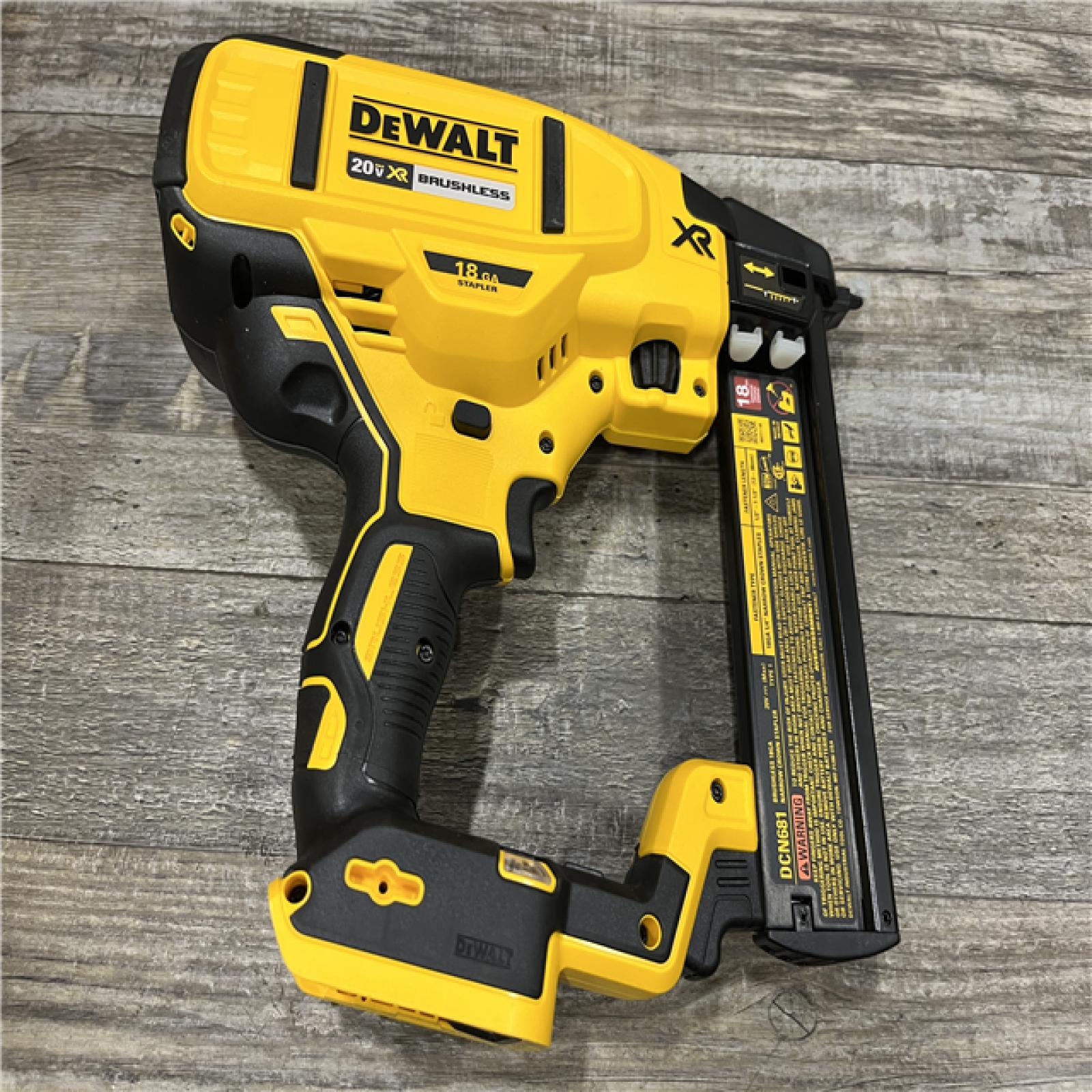 AS-IS DEWALT 20V MAX XR Lithium-Ion Cordless 18-Gauge Narrow Crown Stapler Kit
