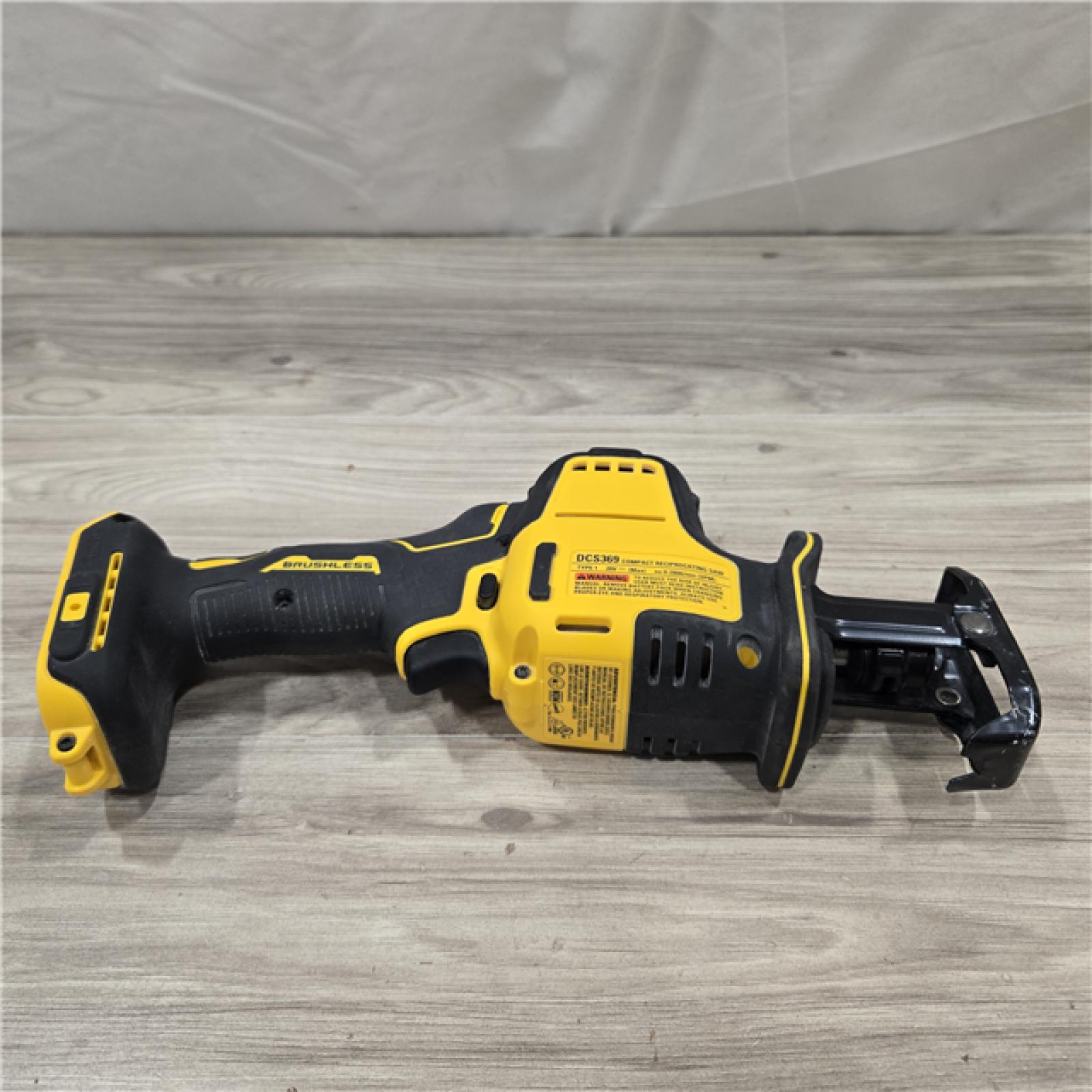 AS-IS Dewalt ATOMIC 20V MAX Cordless One-Handed Reciprocating Saw (Tool Only)