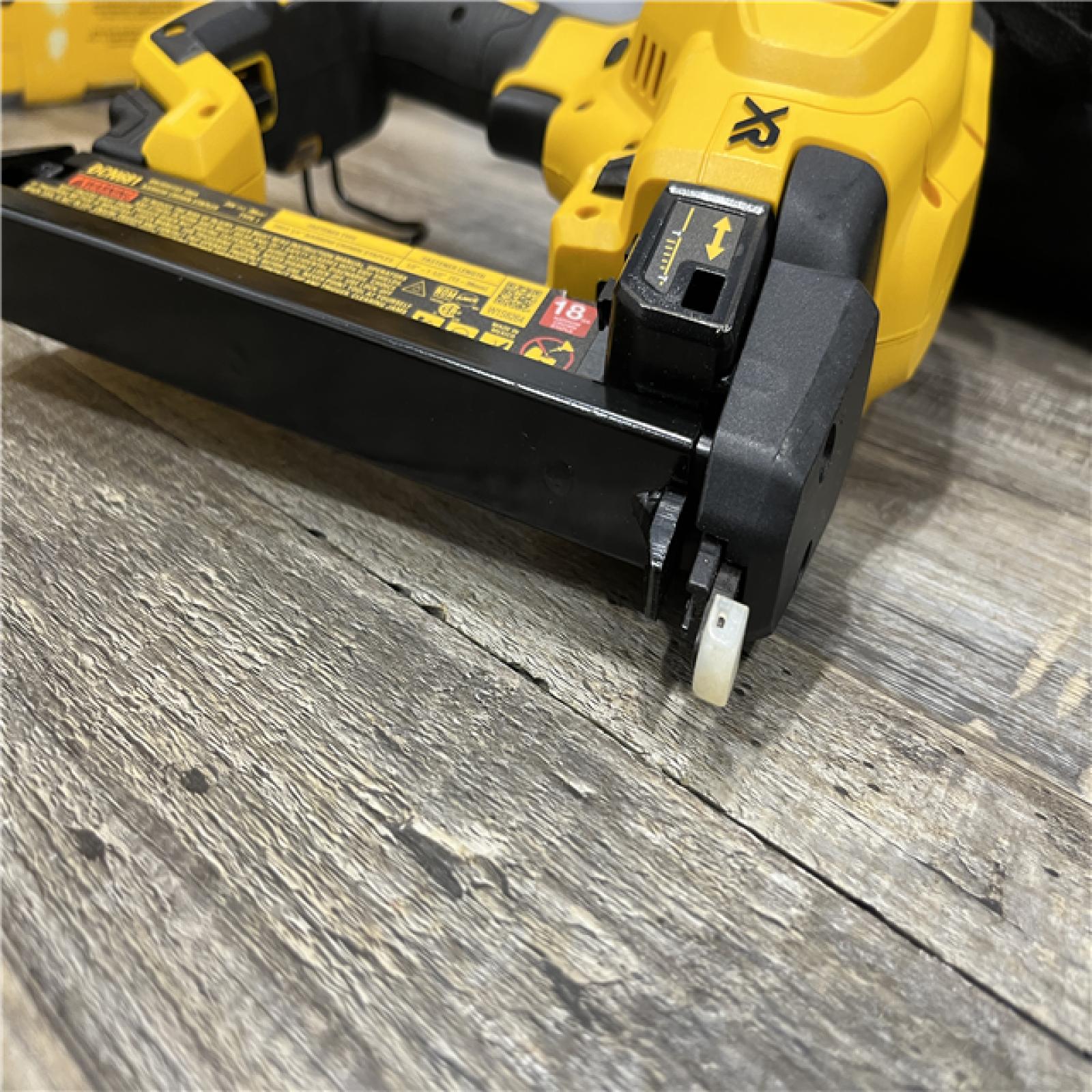 AS-IS DEWALT 20V MAX XR Lithium-Ion Cordless 18-Gauge Narrow Crown Stapler Kit