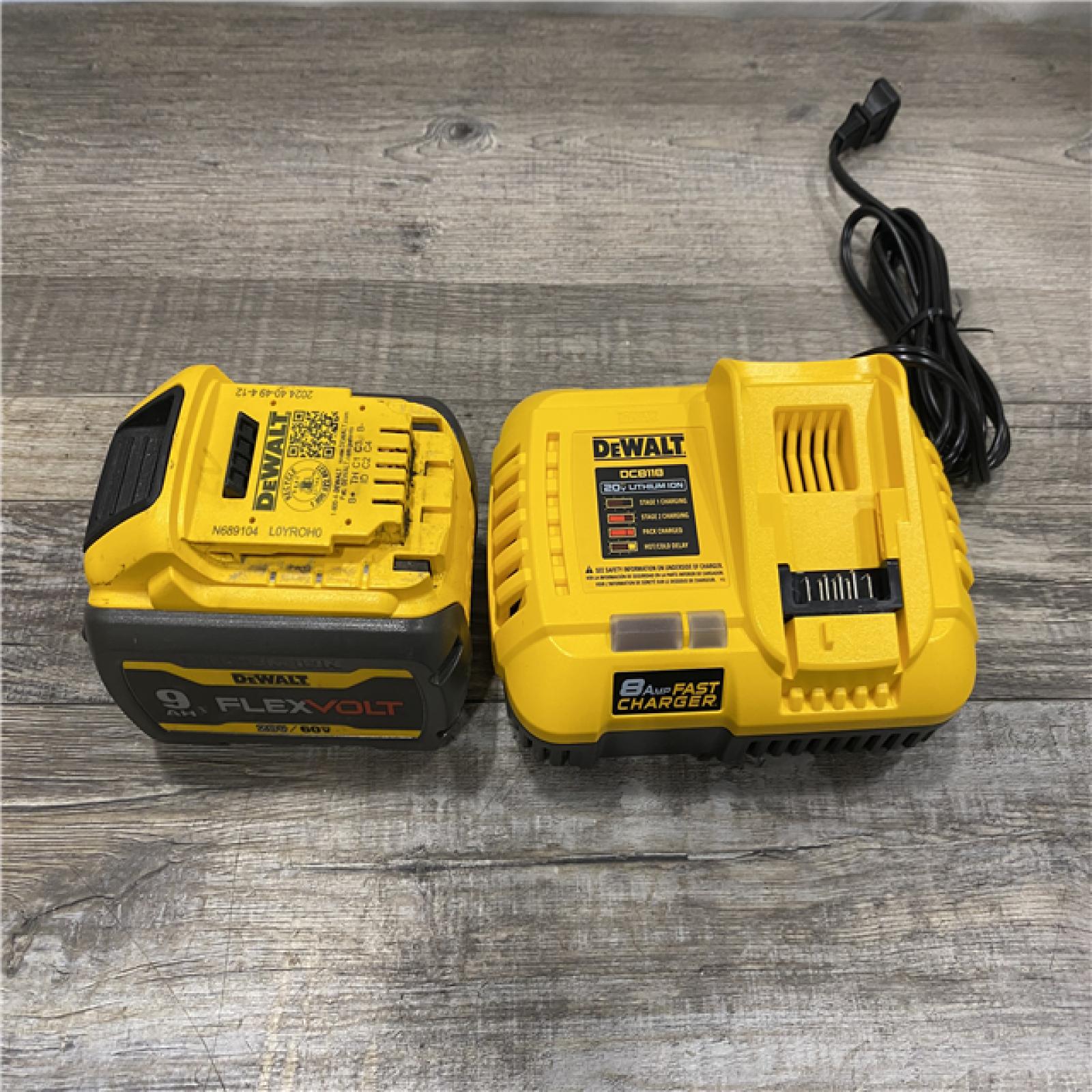 AS-IS DEWALT 20V/60V MAX FLEXVOLT Lithium-Ion 9.0Ah Battery and Charger Starter Kit