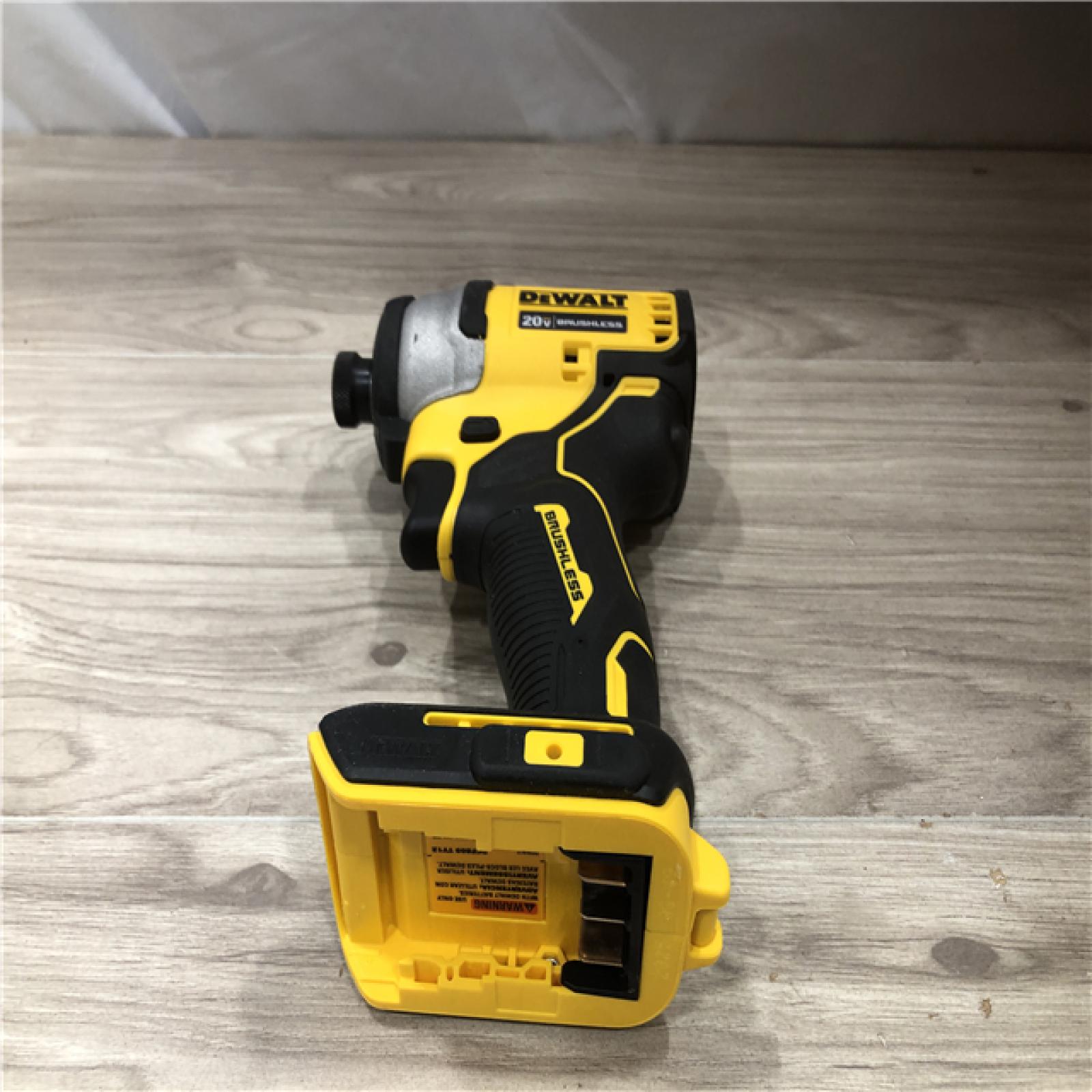 AS-IS DEWALT Atomic 20V Max Lithium-Ion Cordless Compact 1/4 in. Impact Driver Kit