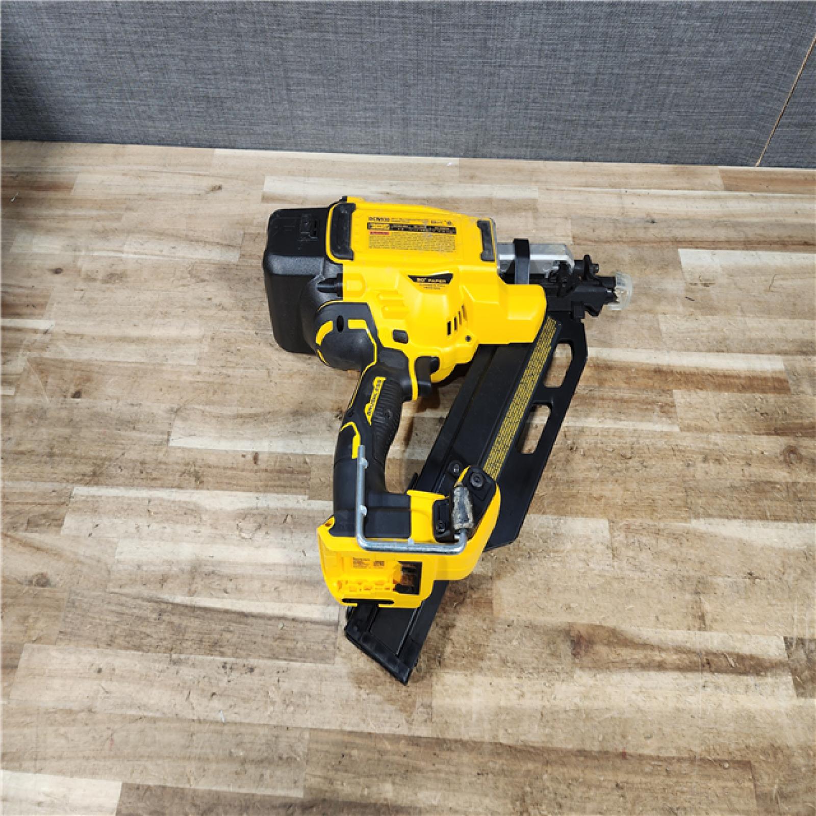 HOUSTON LOCATION - AS - IS DEWALT 20V 30 Degree Cordless Framing Nailer (Tool-Only)