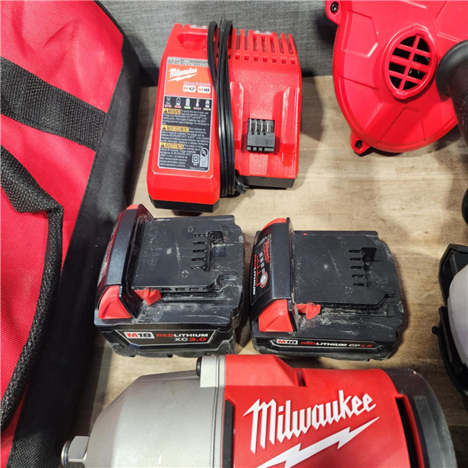 HOUSTON LOCATION - AS-IS MILWAUKEE 9 TOOL COMBO KIT W/ (2) BATTERY & CHARGER