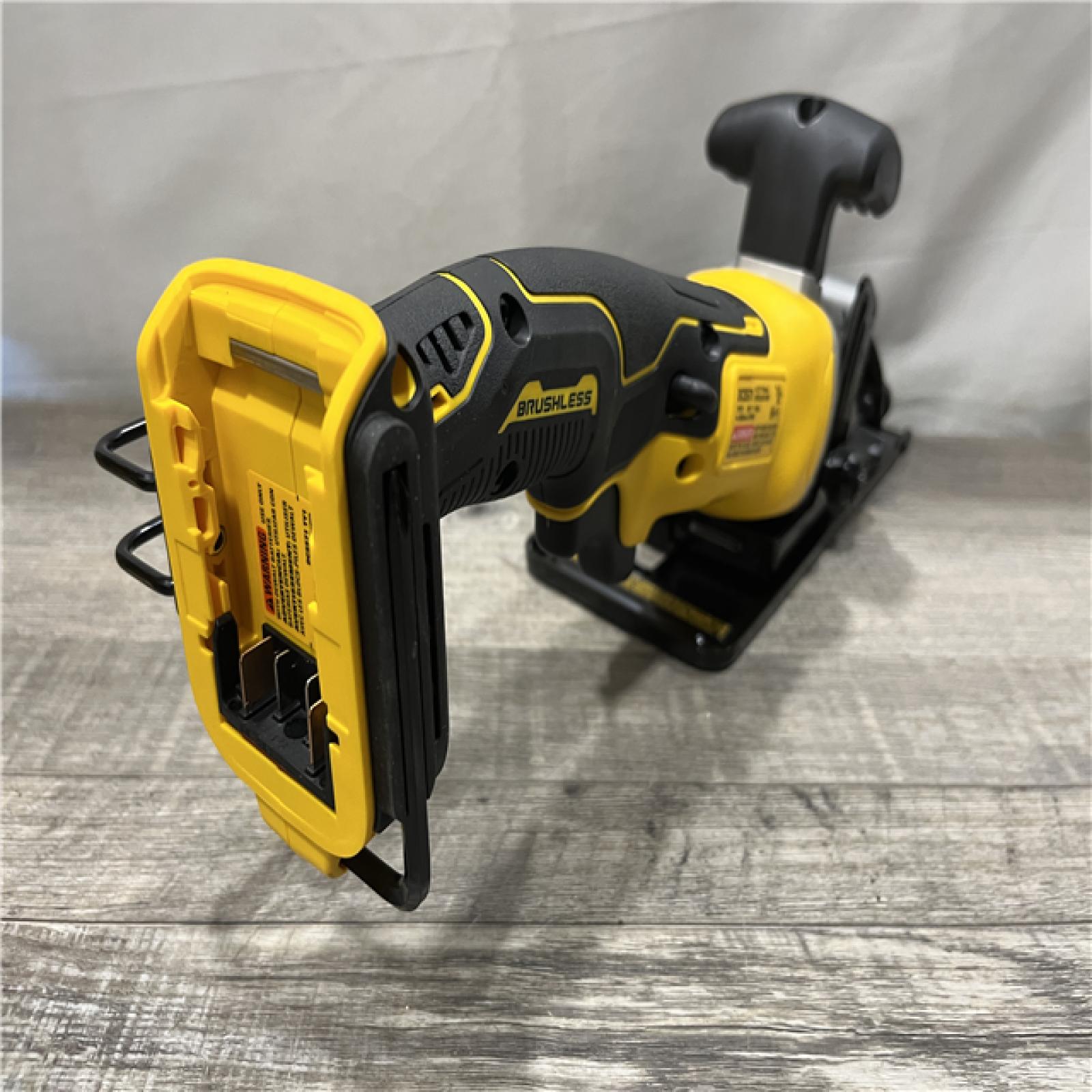 AS-IS DEWALT ATOMIC 20V MAX Cordless Brushless 4-1/2 in. Circular Saw (Tool Only)