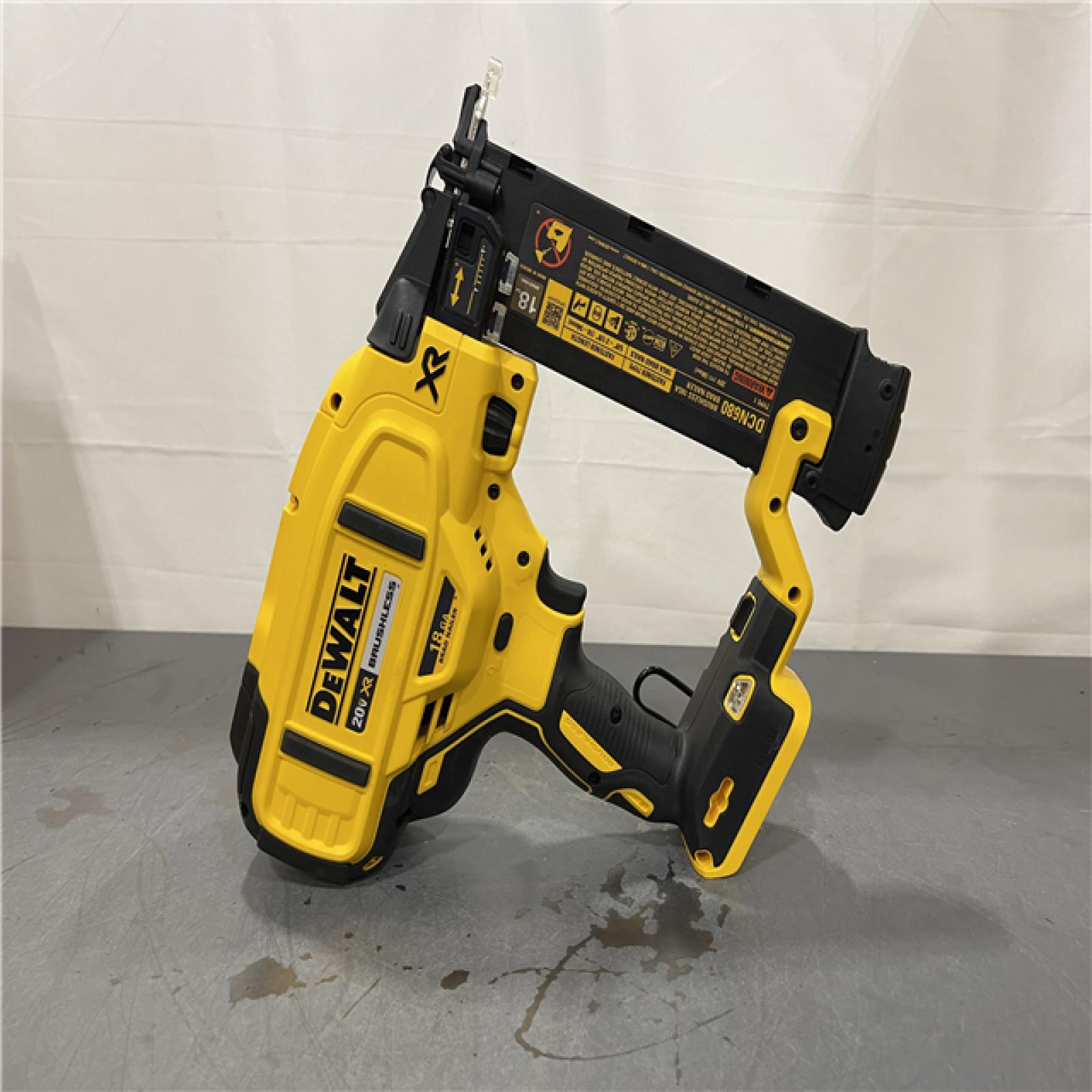 AS-IS - DeWalt 20V MAX XR Lithium-Ion Electric Cordless 18-Gauge Brad Nailer