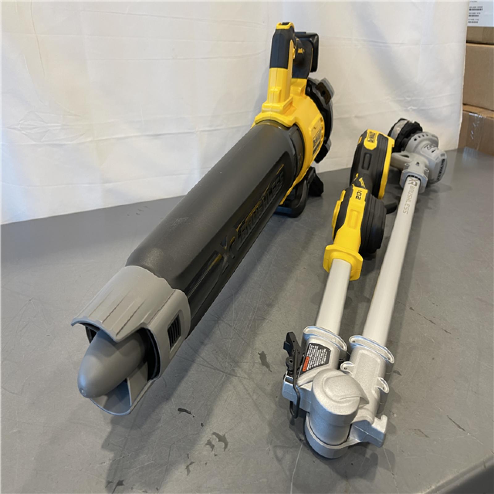 AS-IS - DEWALT 20V MAX Cordless Battery Powered String Trimmer & Blower Combo Kit